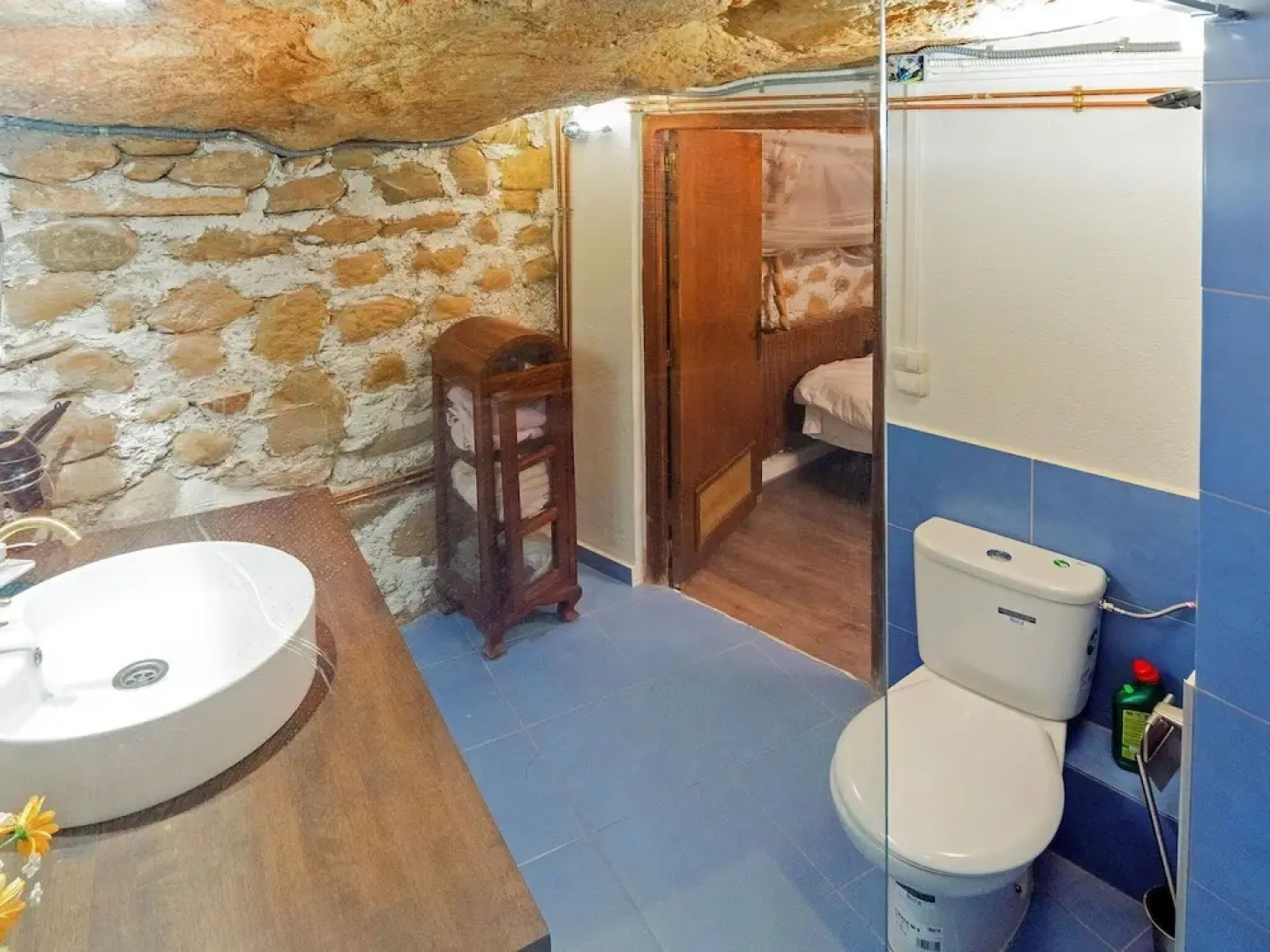 Rustic Holiday Home in Tolva near Mont Rebei Lake