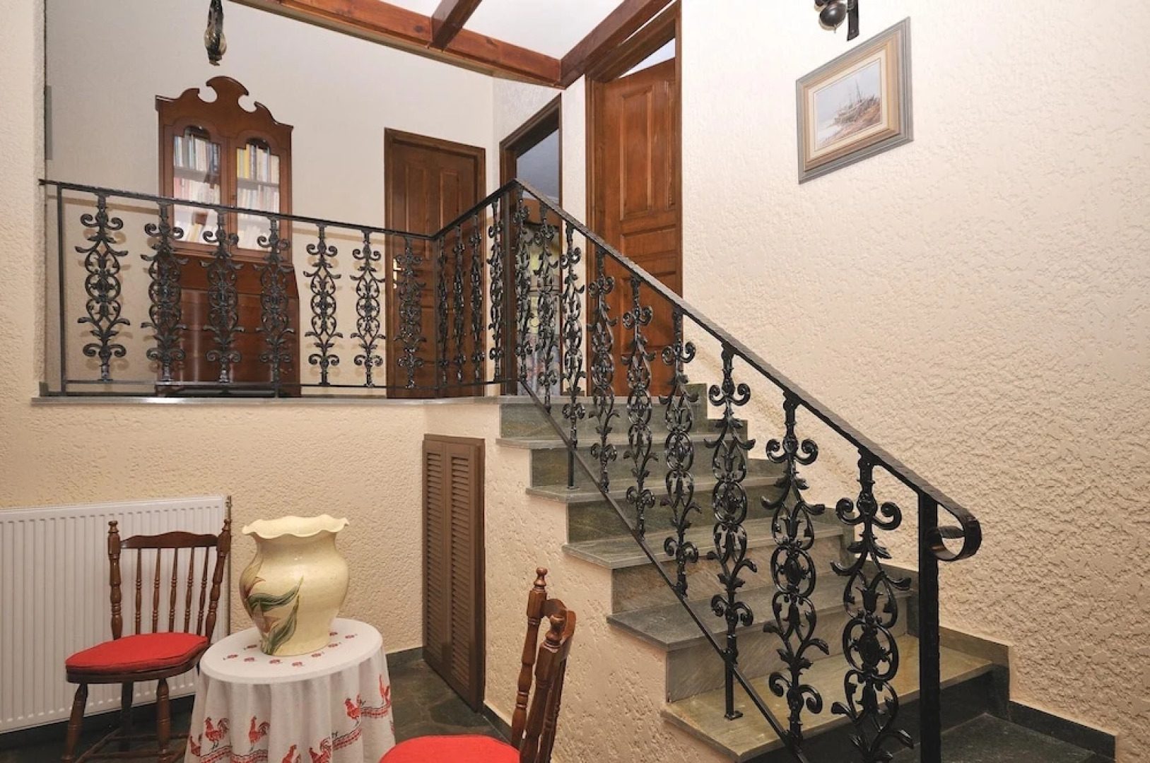 Family Maisonette with Pool near Beach