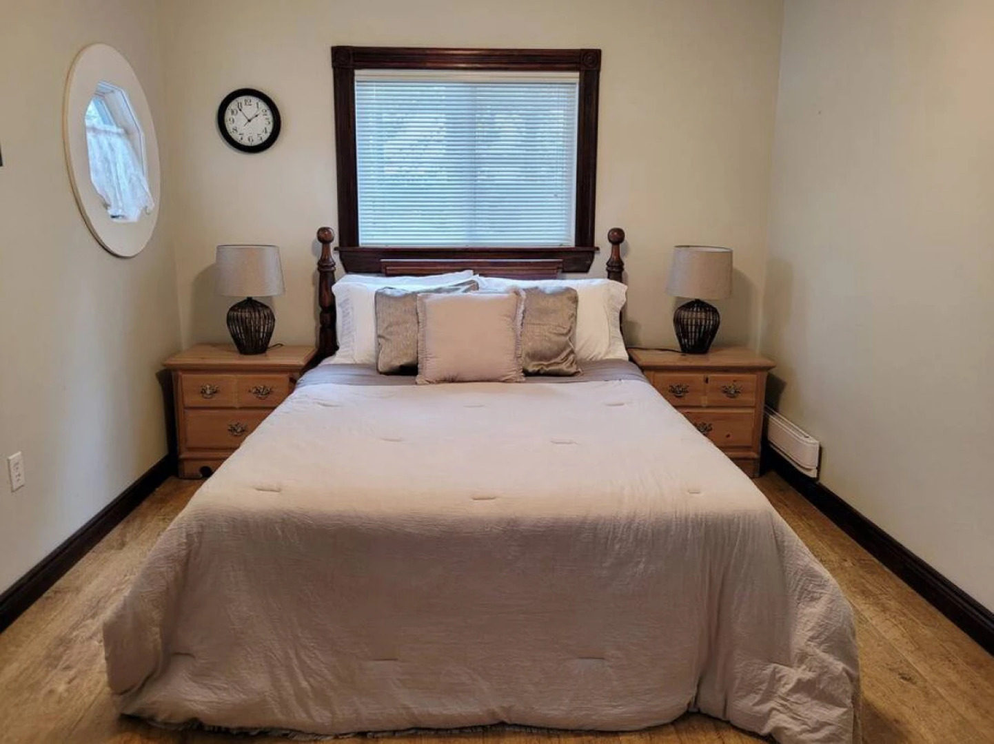 Rustic Pines Waterfront Cottage Clear Water