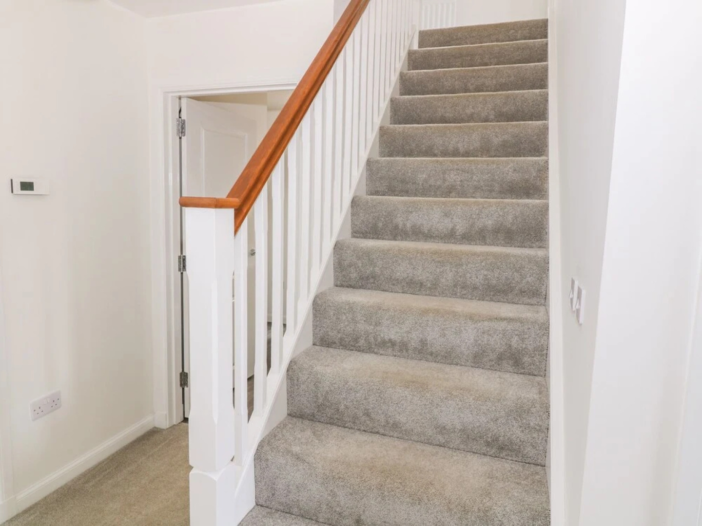 6 Whitecraigs Crescent