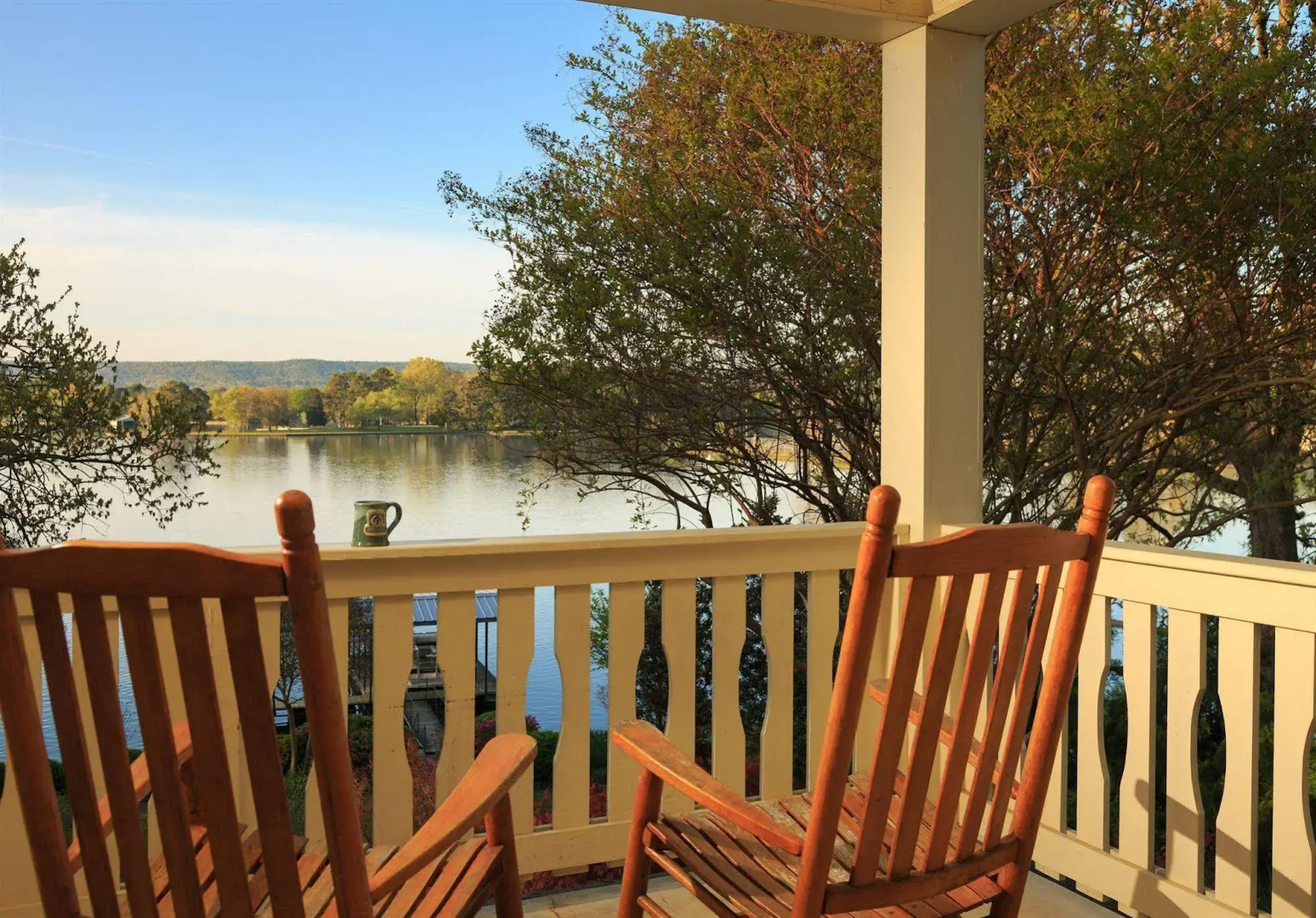 Lookout Point Lakeside Inn
