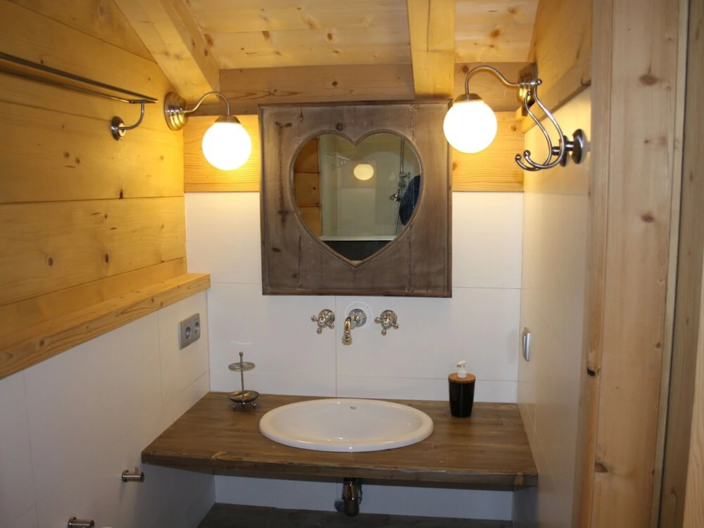 Luxurious Chalet in Le Chinaillon with Sauna