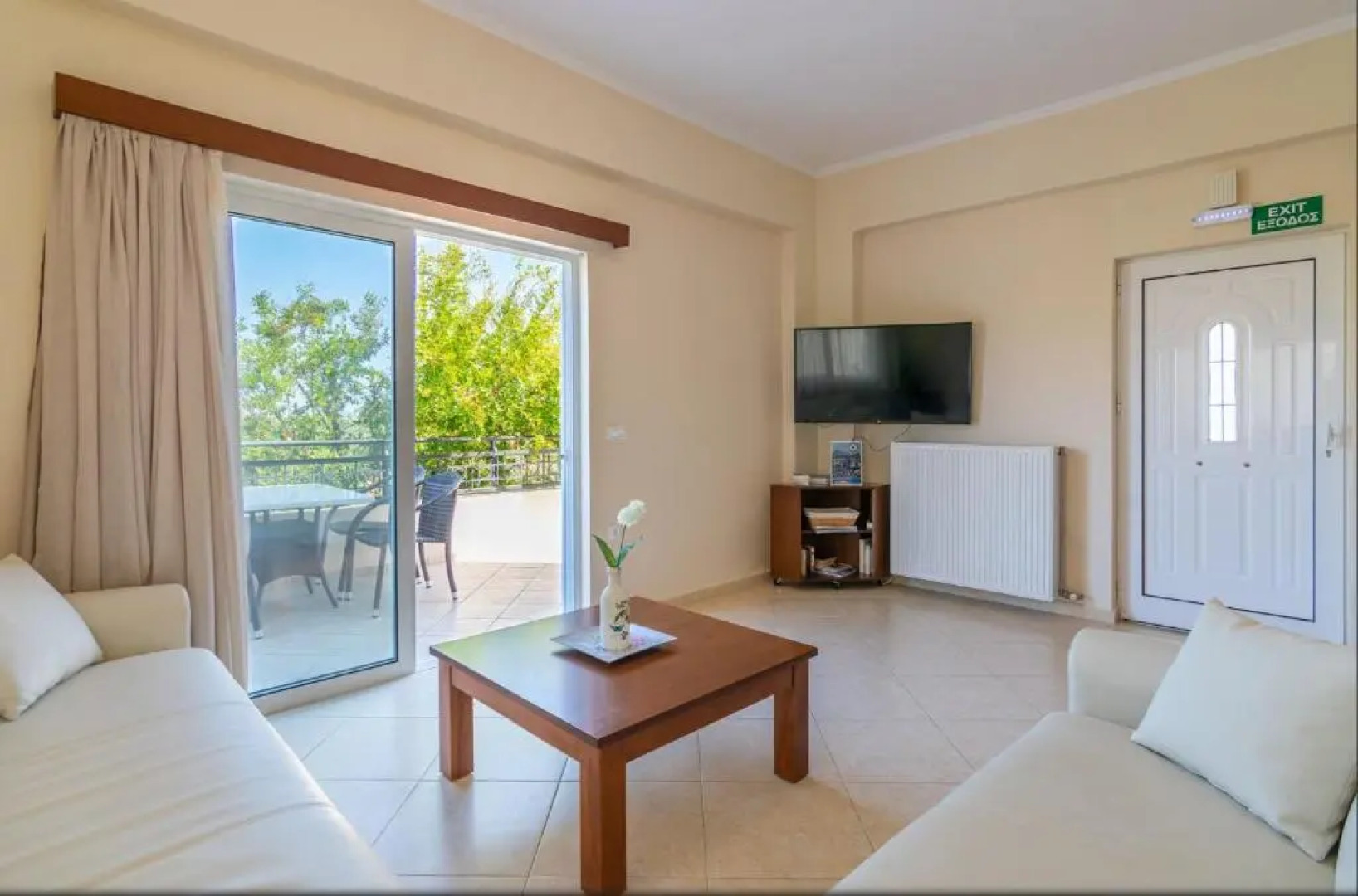 Selini Villas with private pool 10 minutes walking from the beach