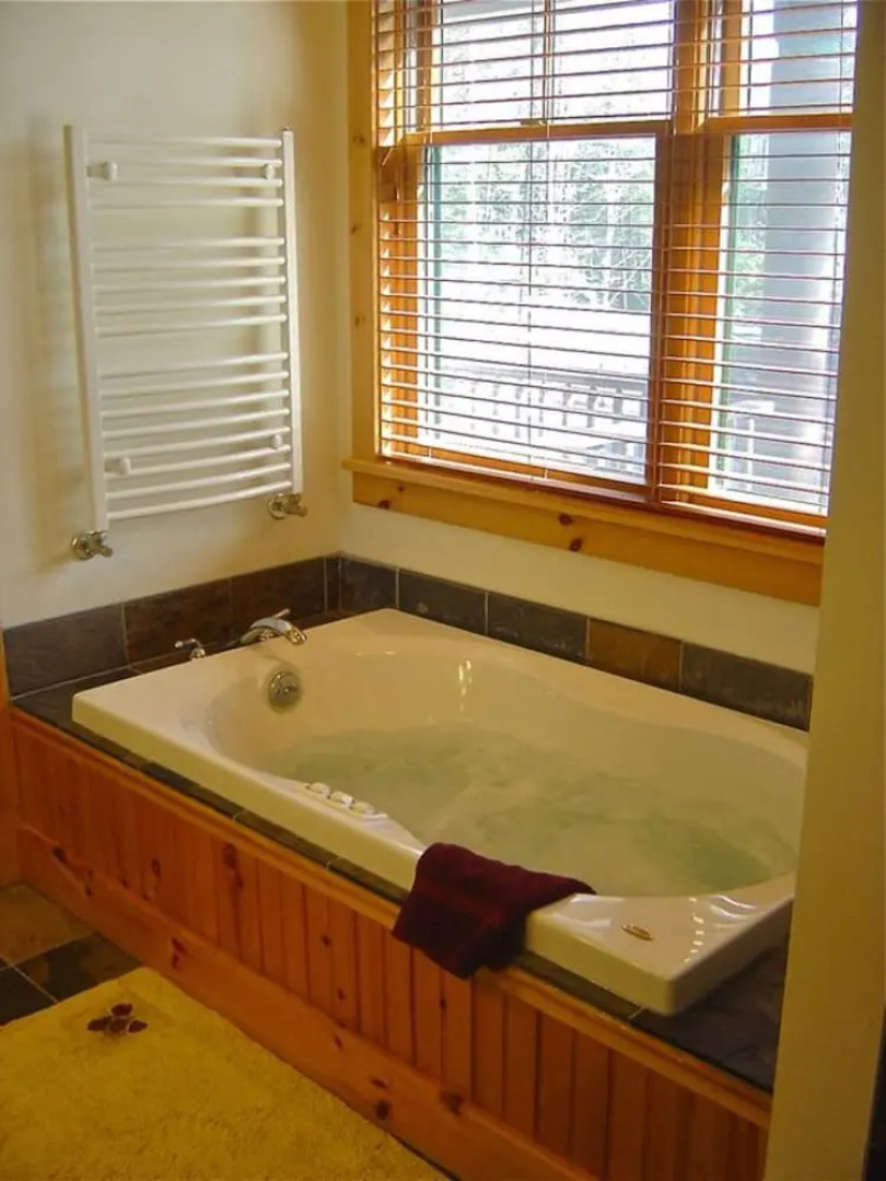 Adirondack Lodge Retreat Secluded Mountain Location