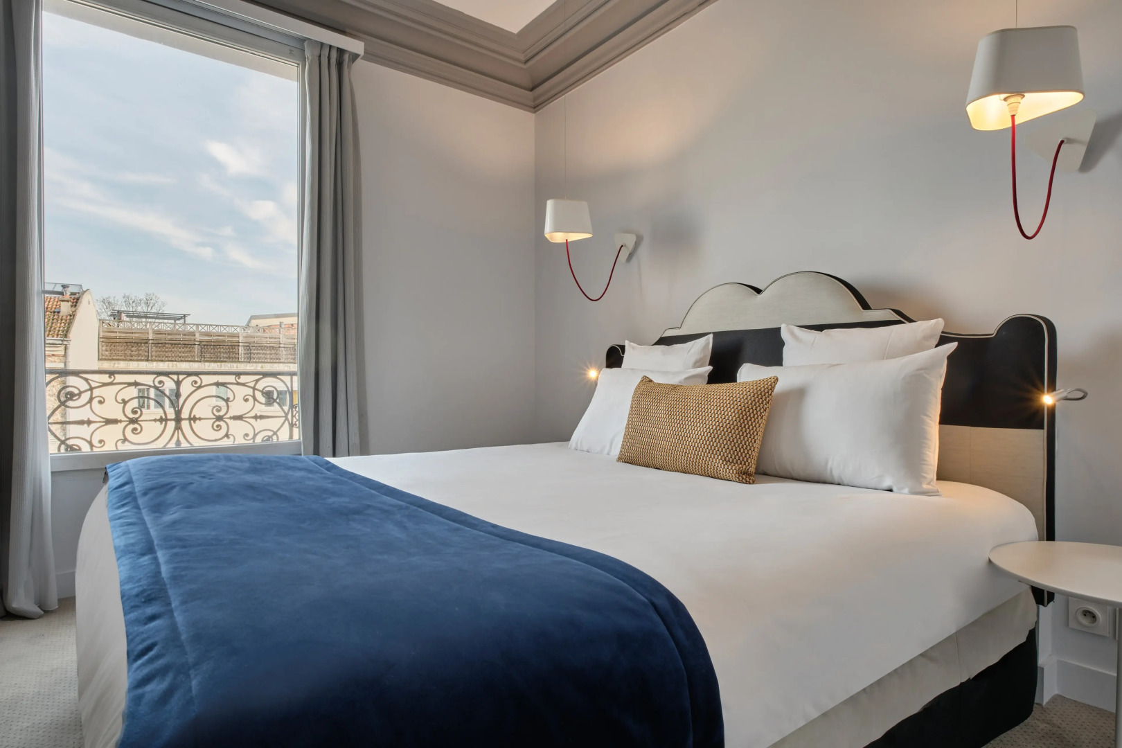 Hotel Atrium by HappyCulture