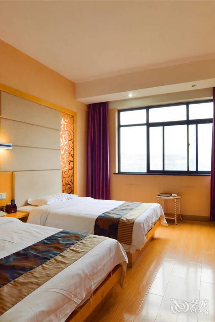 Xianning Jia Yuan Business Hotel