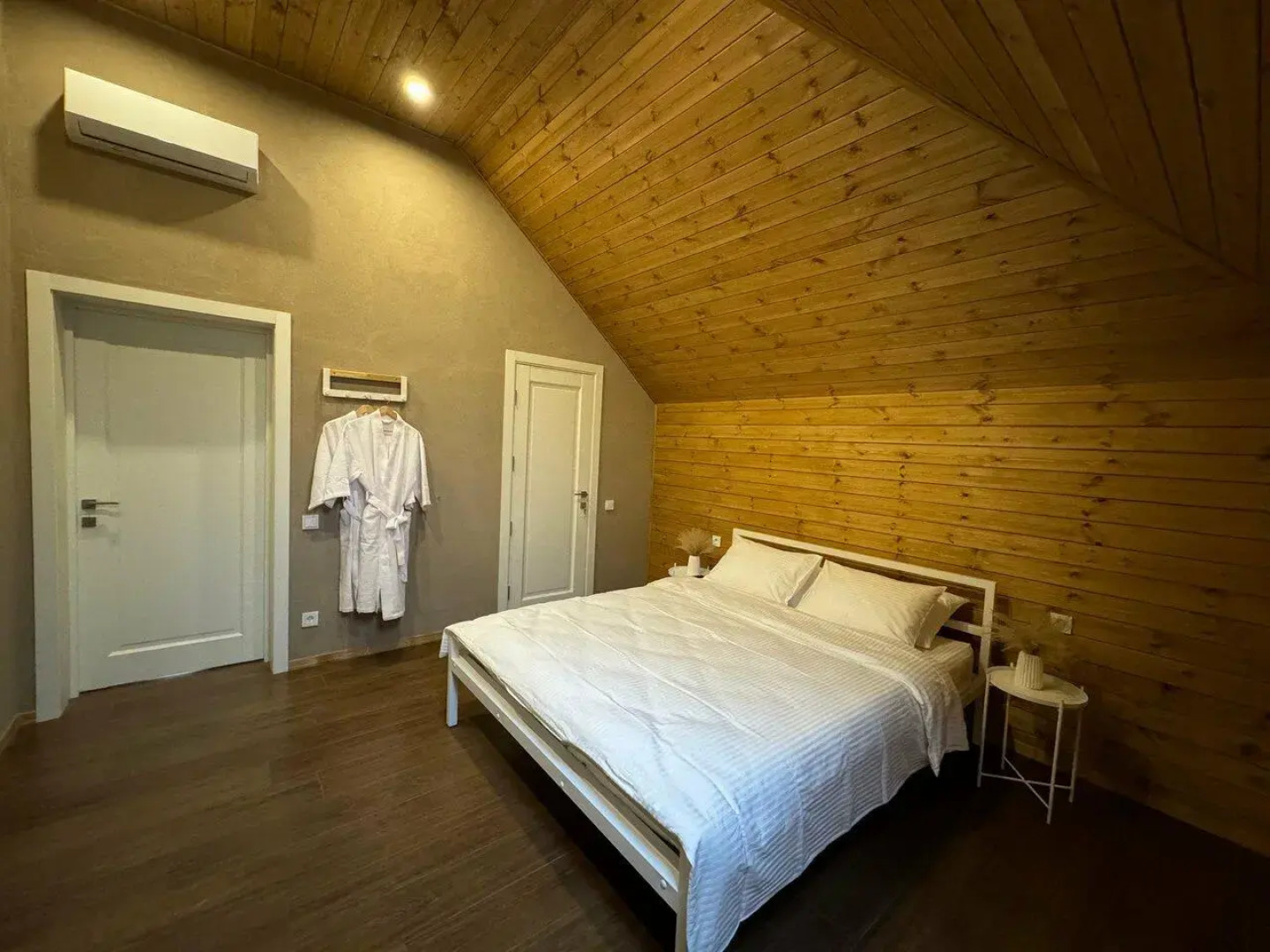 Barney’s House (Барнис Хаус)