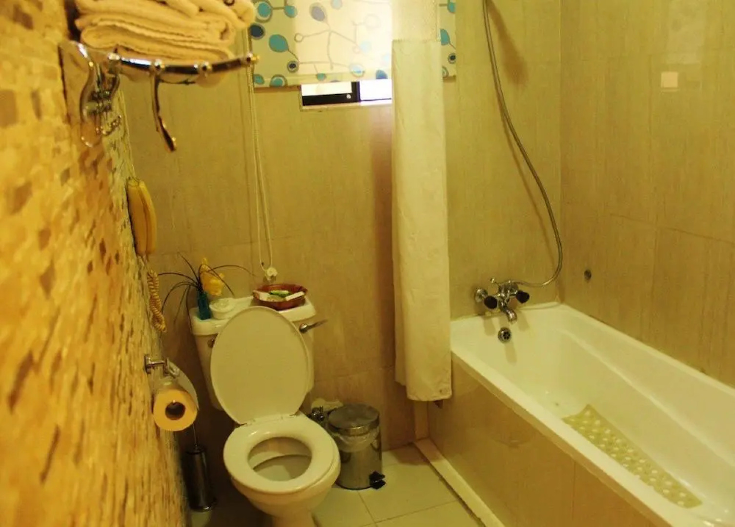 De-vine Plus Hotel and Suites