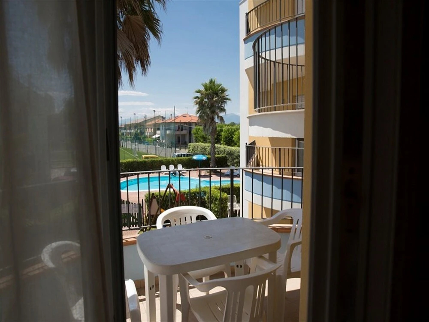 House in Residence With Swimming Pool, Near the Sea