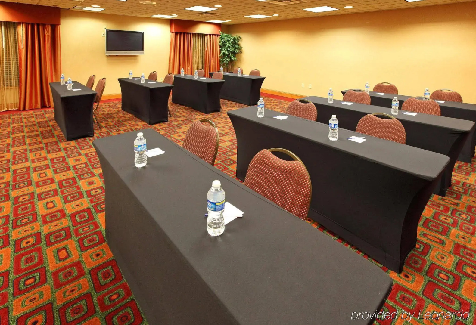 Holiday Inn Express Suites South - Tyler by IHG