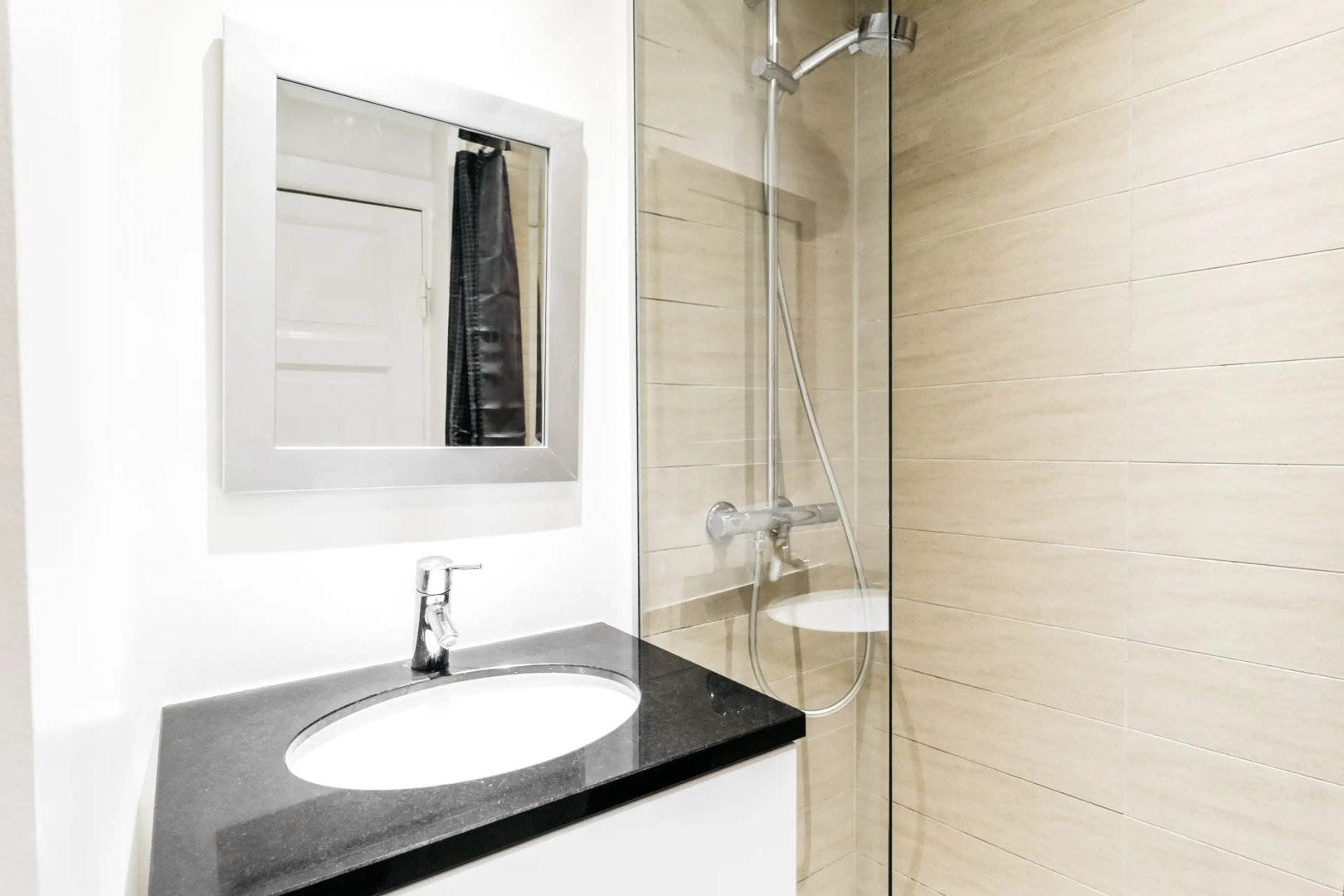 ★180SQM Luxury Apt. City center - 50M to metro! ★