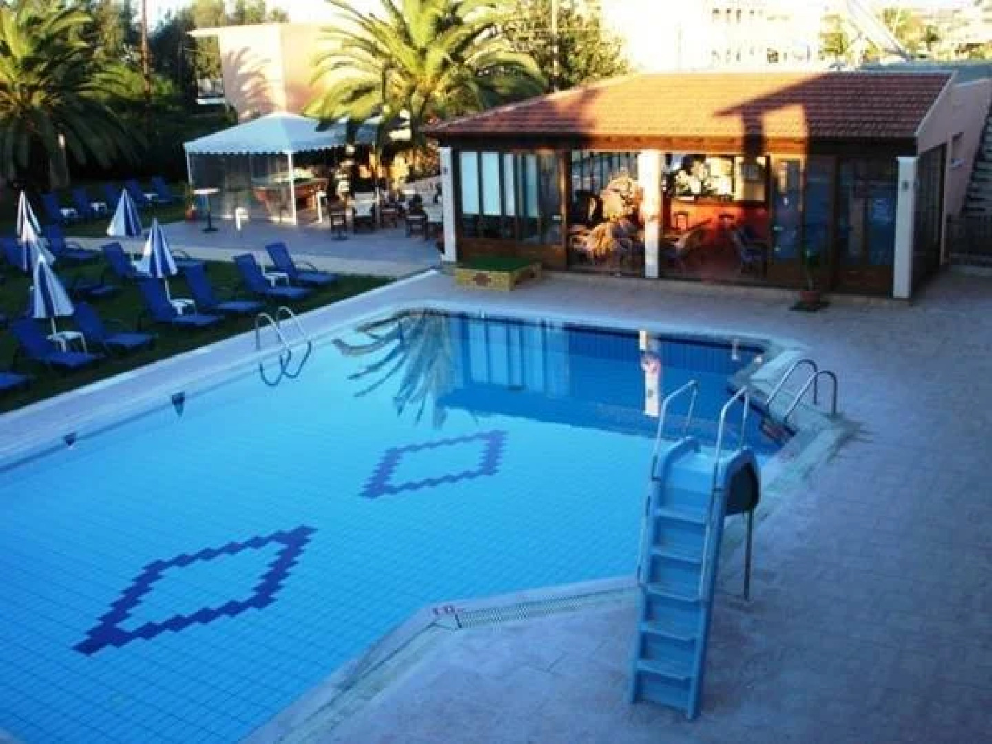 Koursaros Apartments