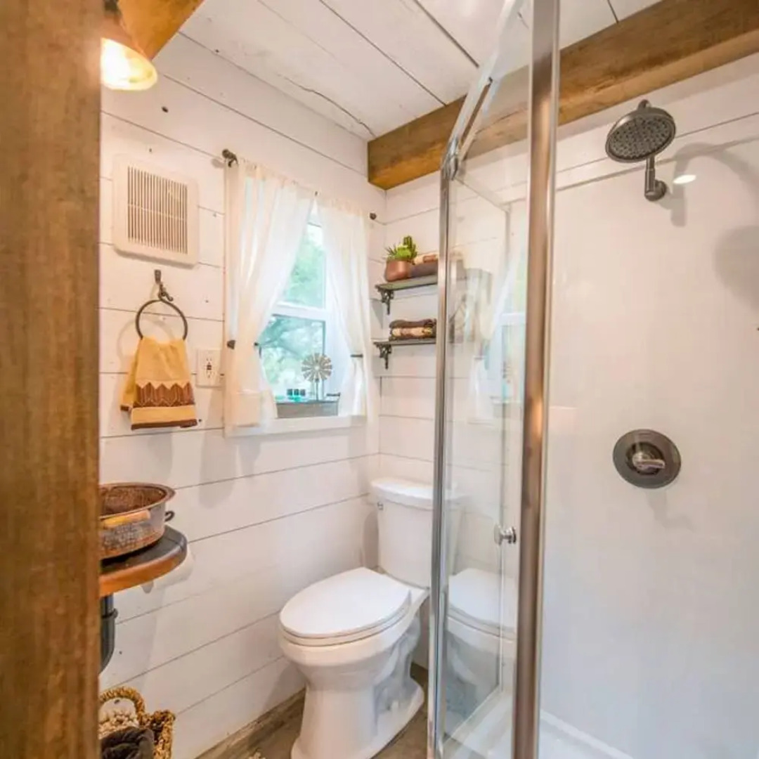 Cozy Cabin Little Red Hen 12 min to Magnolia