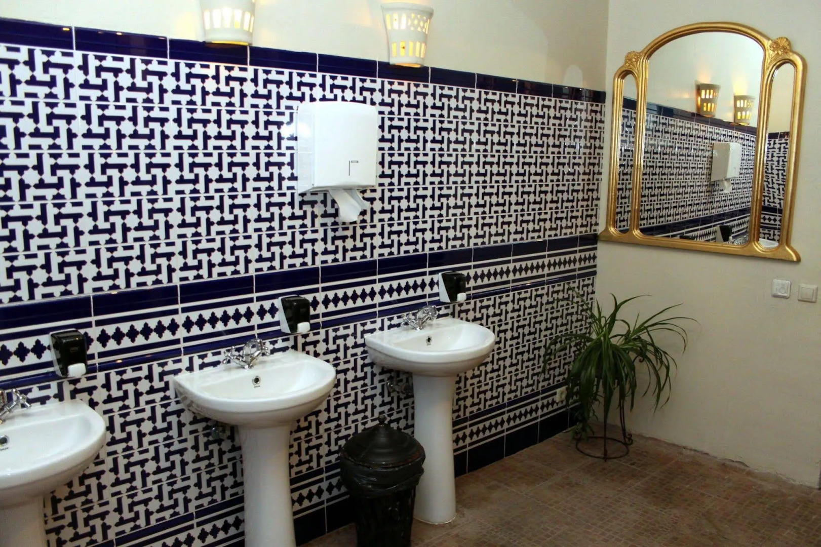 Hotel Fontaine Royal