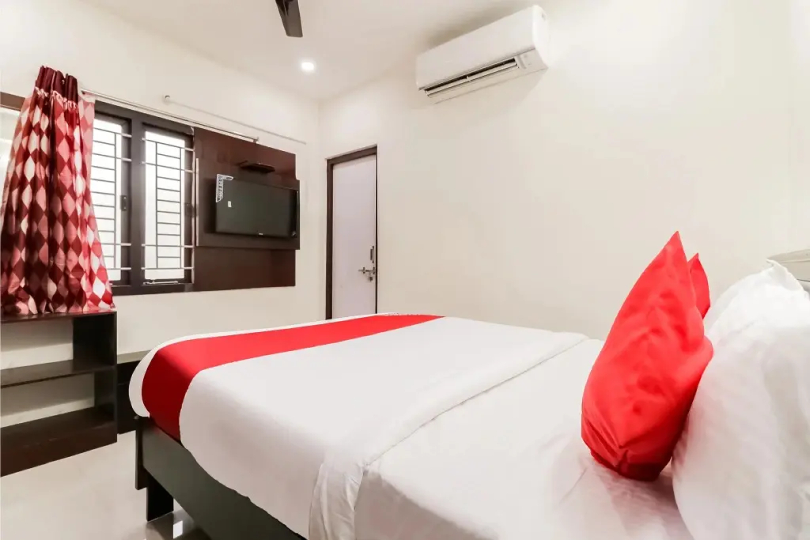Victory Grand by OYO Rooms
