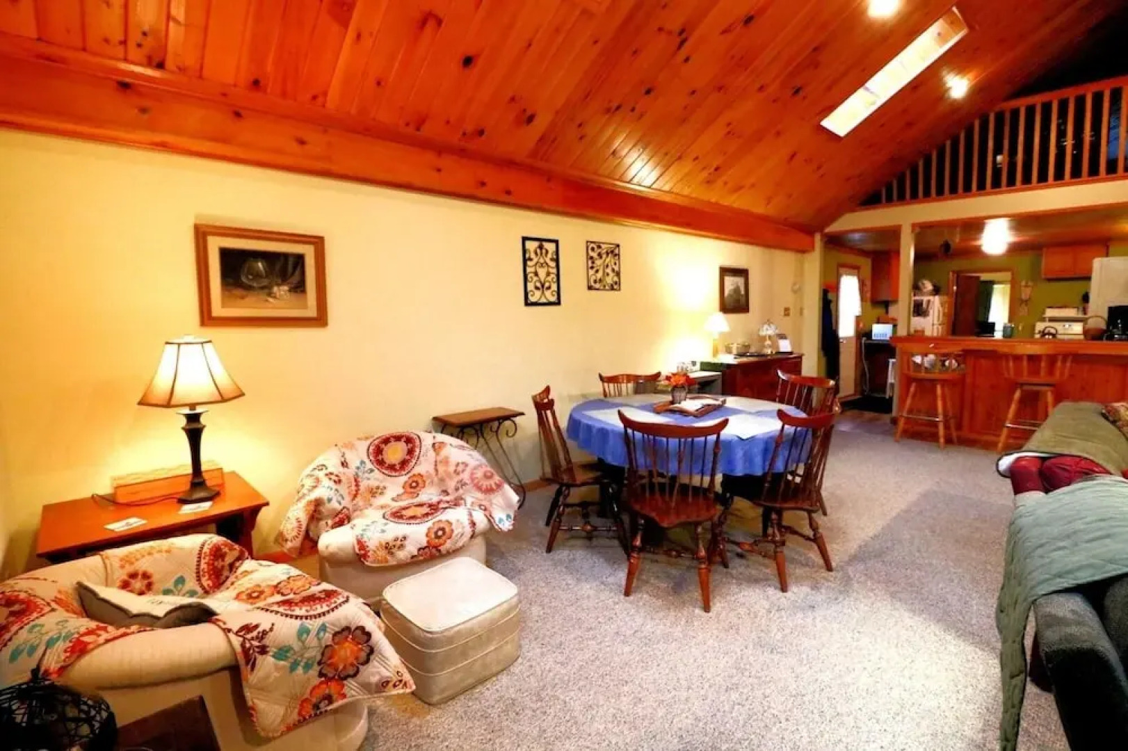 1 Maple Avenue 2 Bedroom Home by Redawning