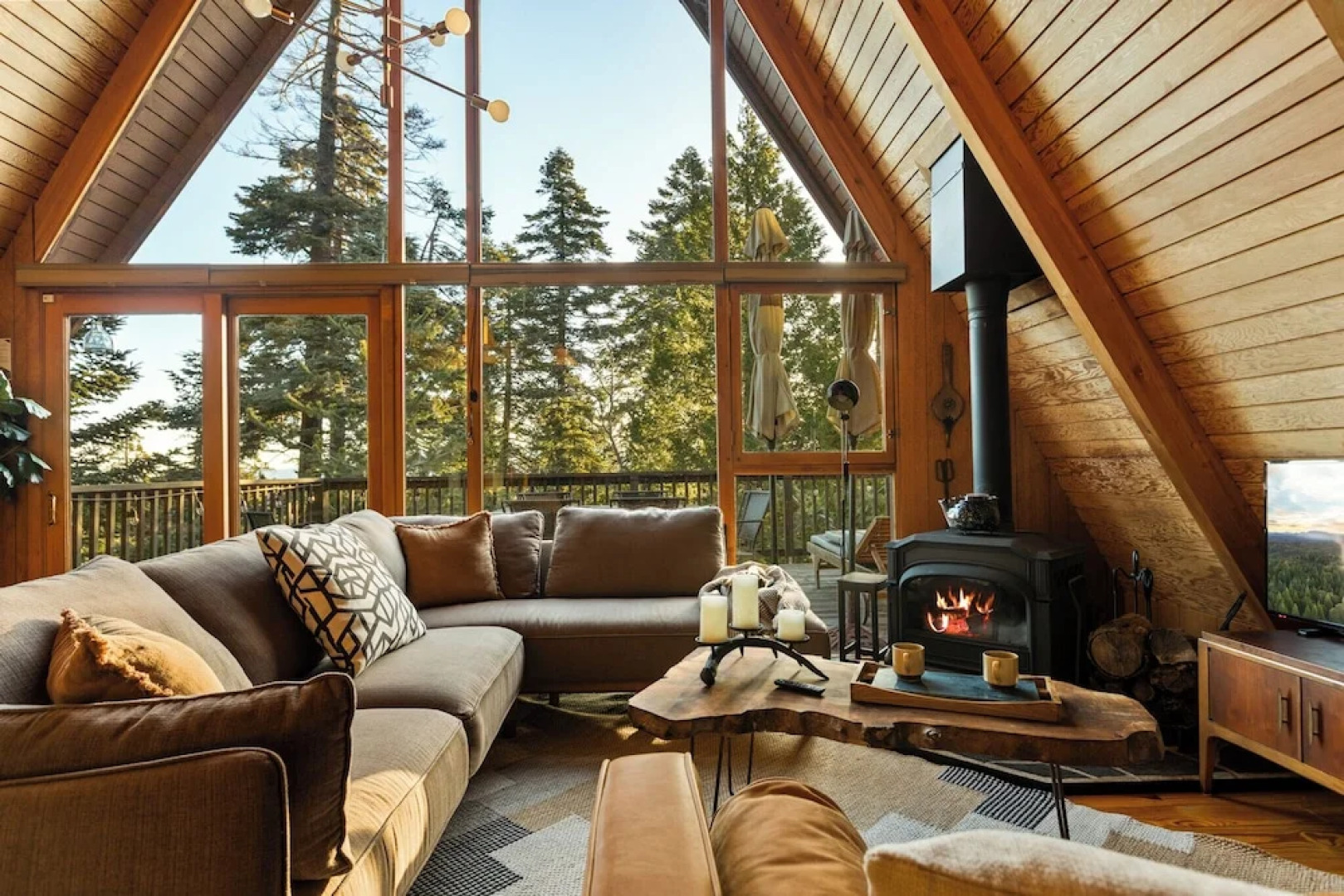 The Tranquil Pines A-frame Cabin Spectacular Views!