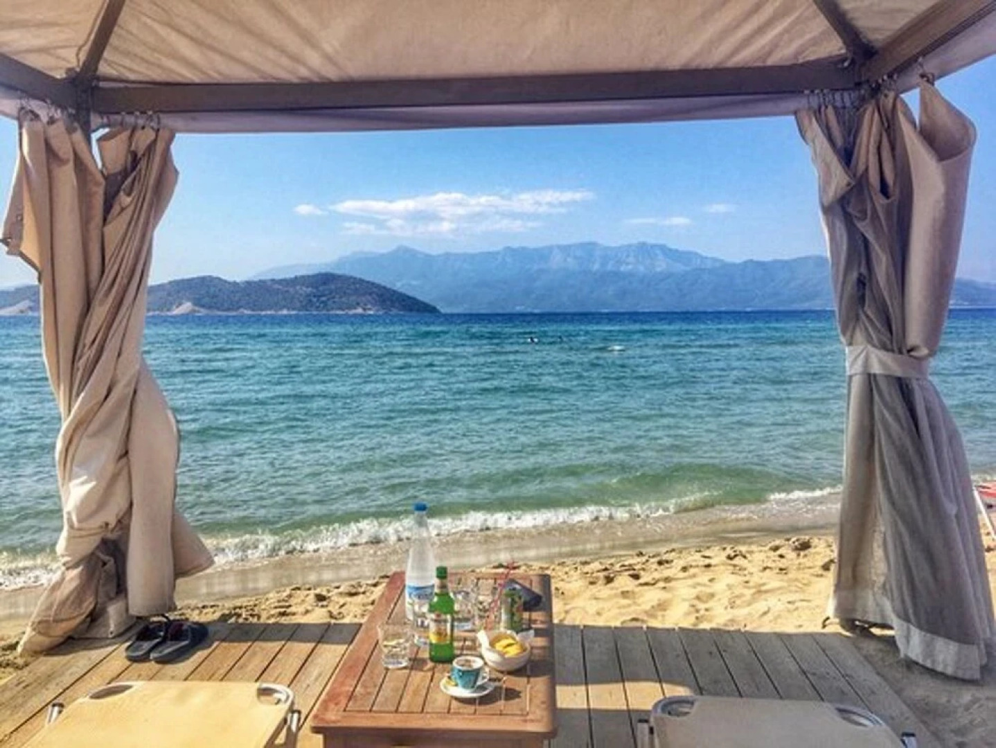 Studio 7 Spacious Studio Apartment in Paralia Featuring a Balcony and