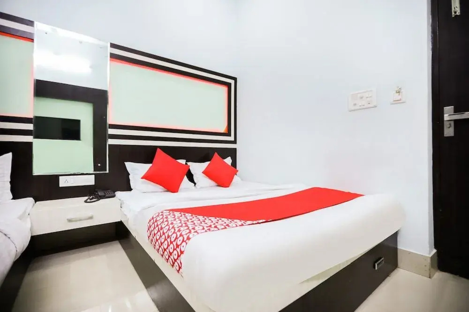 Oyo 47099 Azad Garden