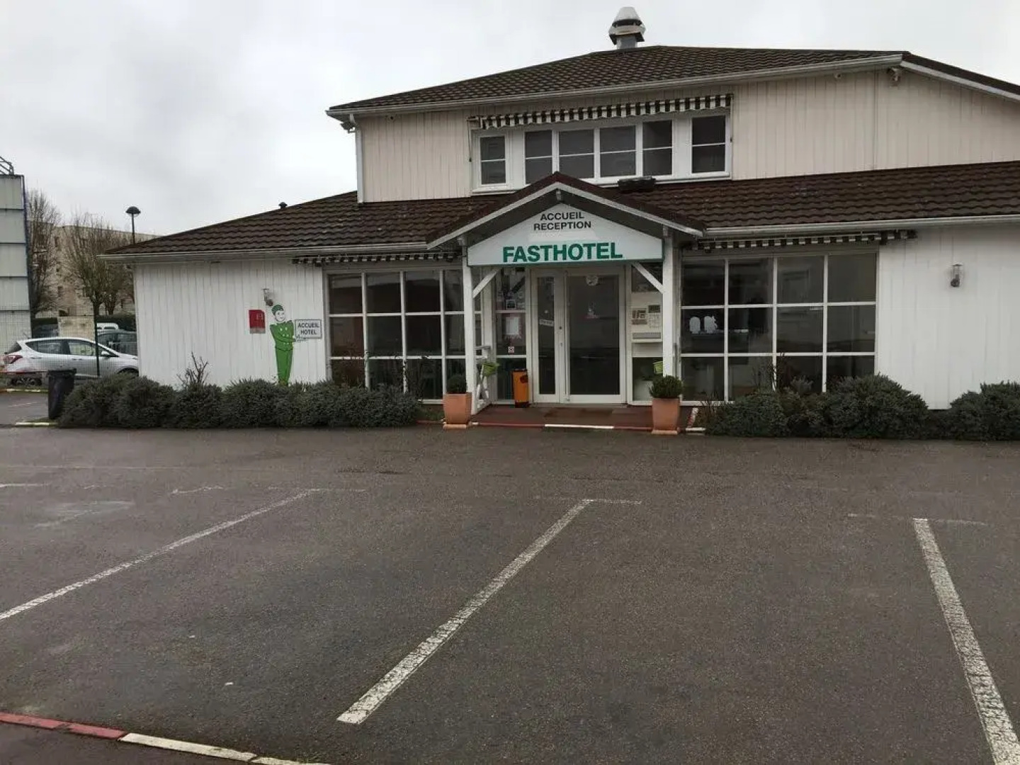 Fasthôtel Paris Ouest - Plaisir