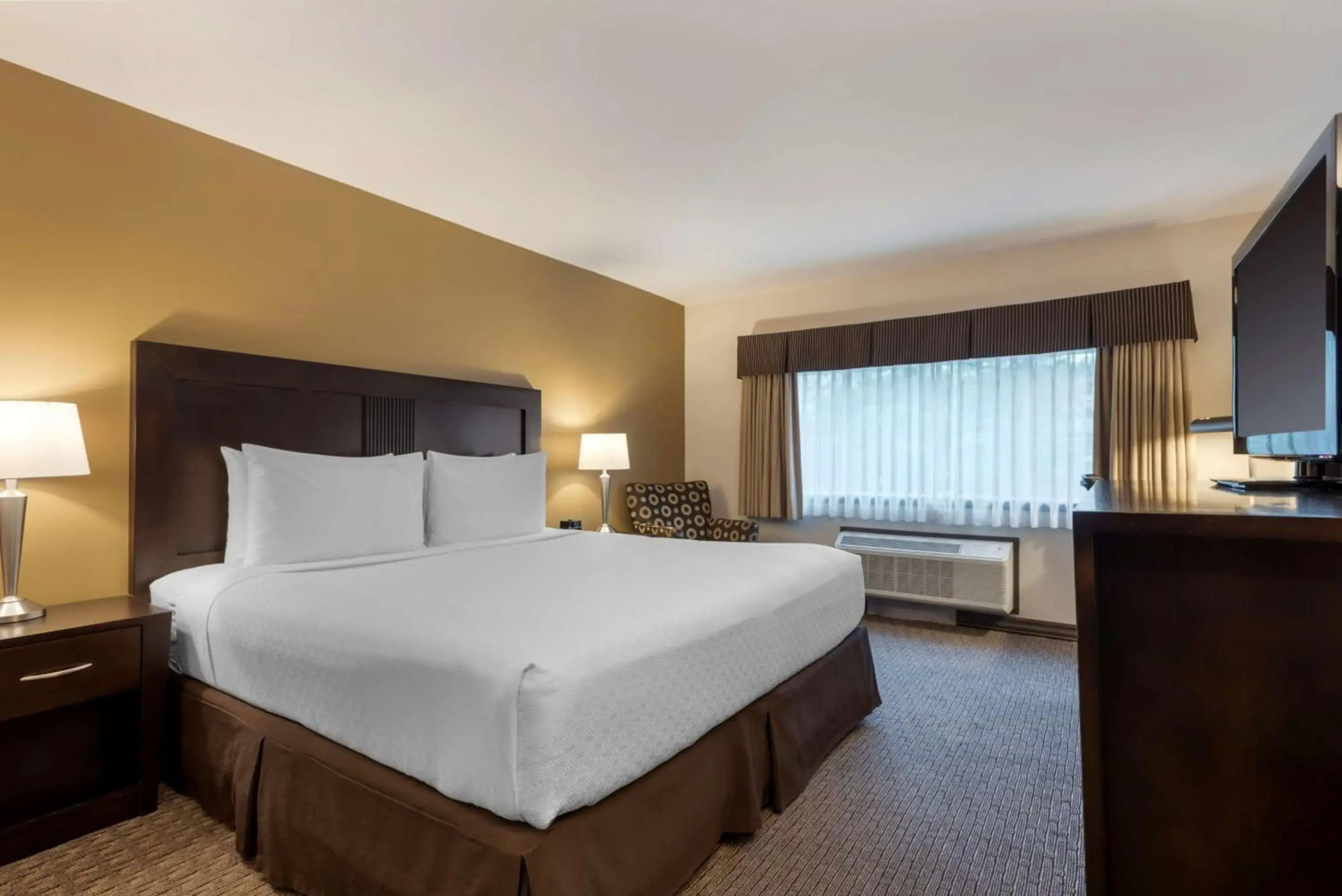 Best Western Plus Baker Street Inn