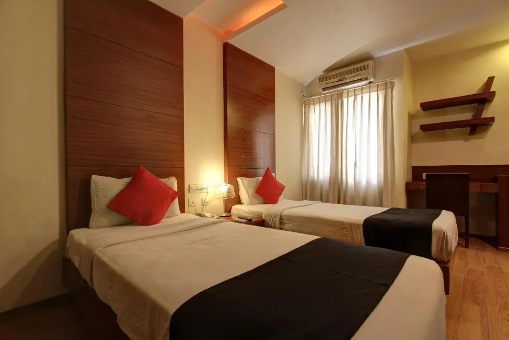 Capital O Hotel Pemachen