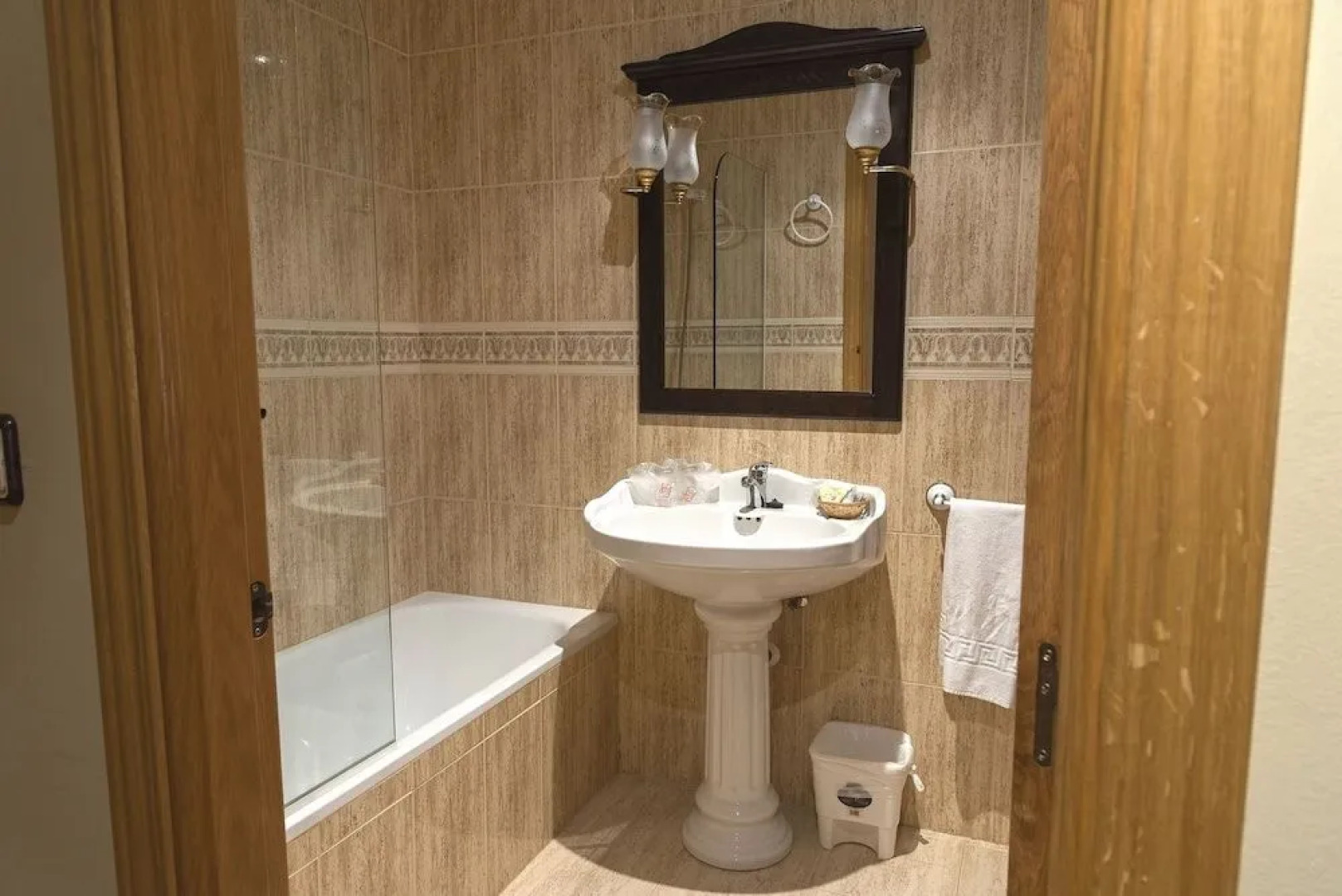 Hostal Restaurante La Sima