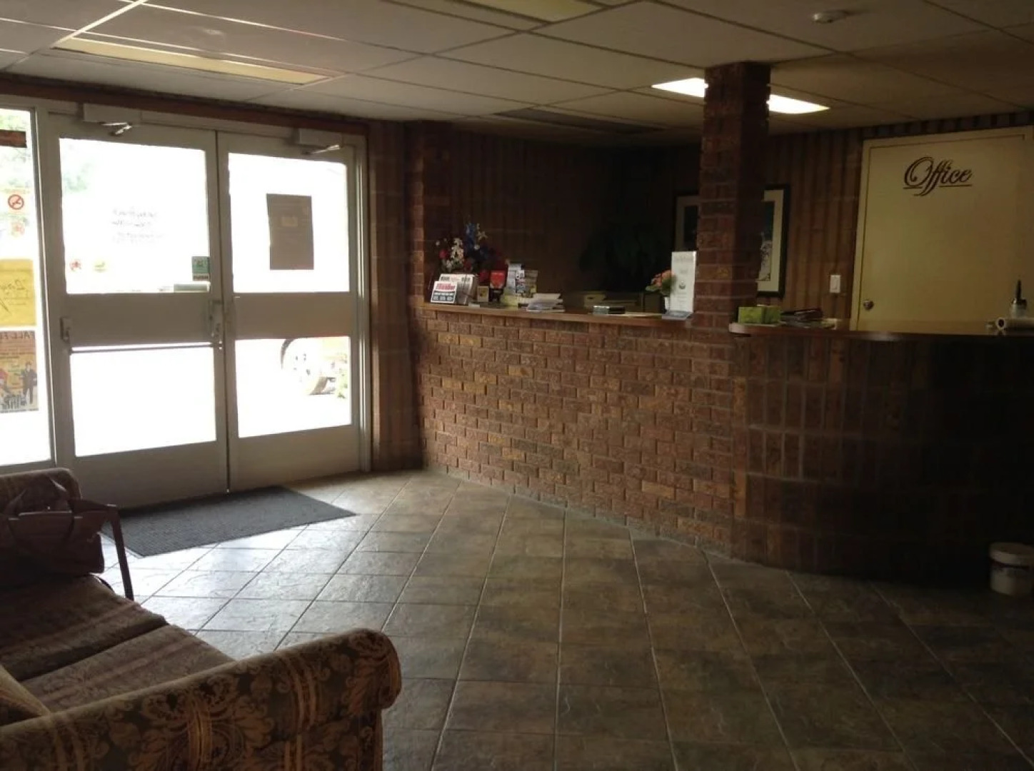 Sturgeon River Inn & Restaurant