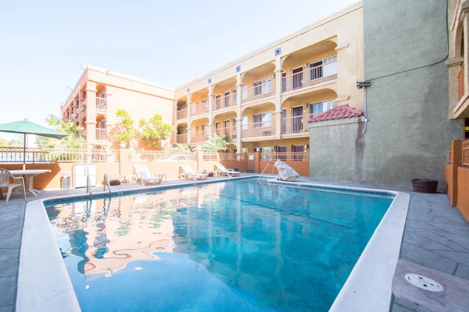 Hotel Solaire Los Angeles