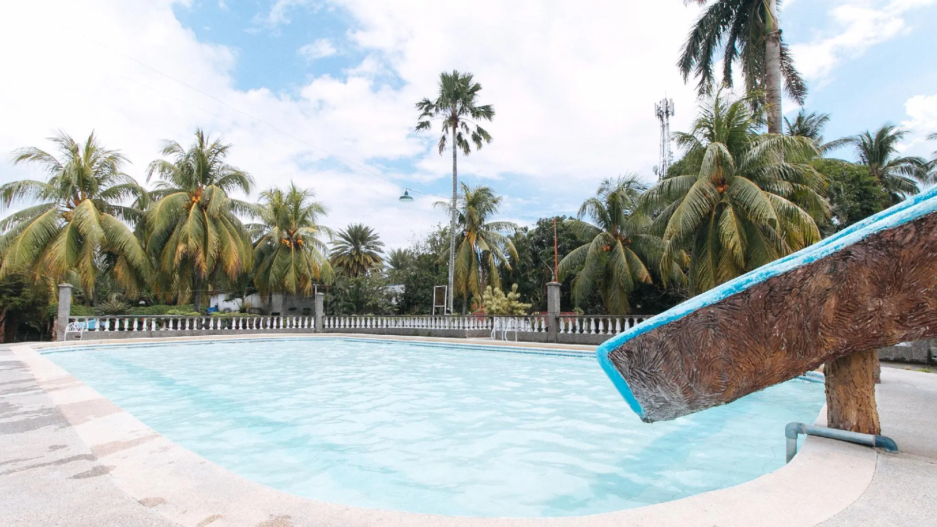 RedDoorz @ Tierra De Oro Resort