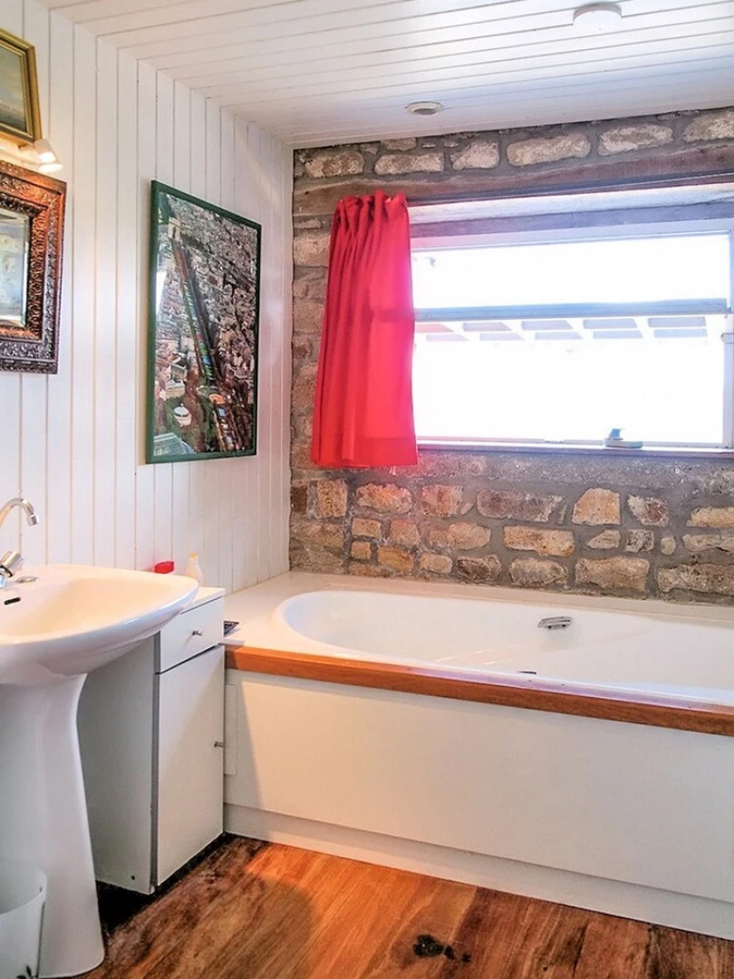 Original Seaside House in Brittany With 4 Bedrooms, Lovely Garden, Jet