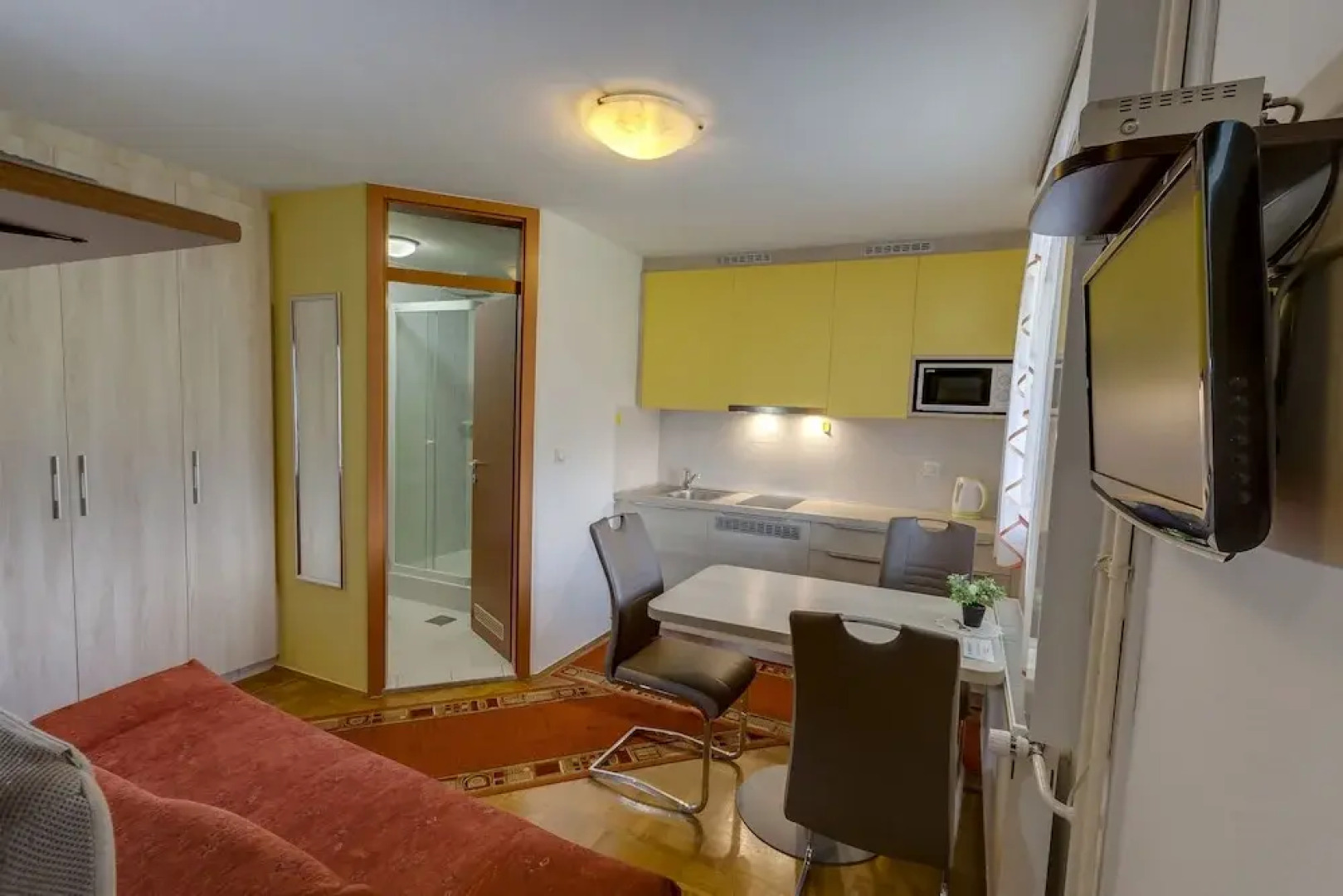 Rooms & Apartments Jana