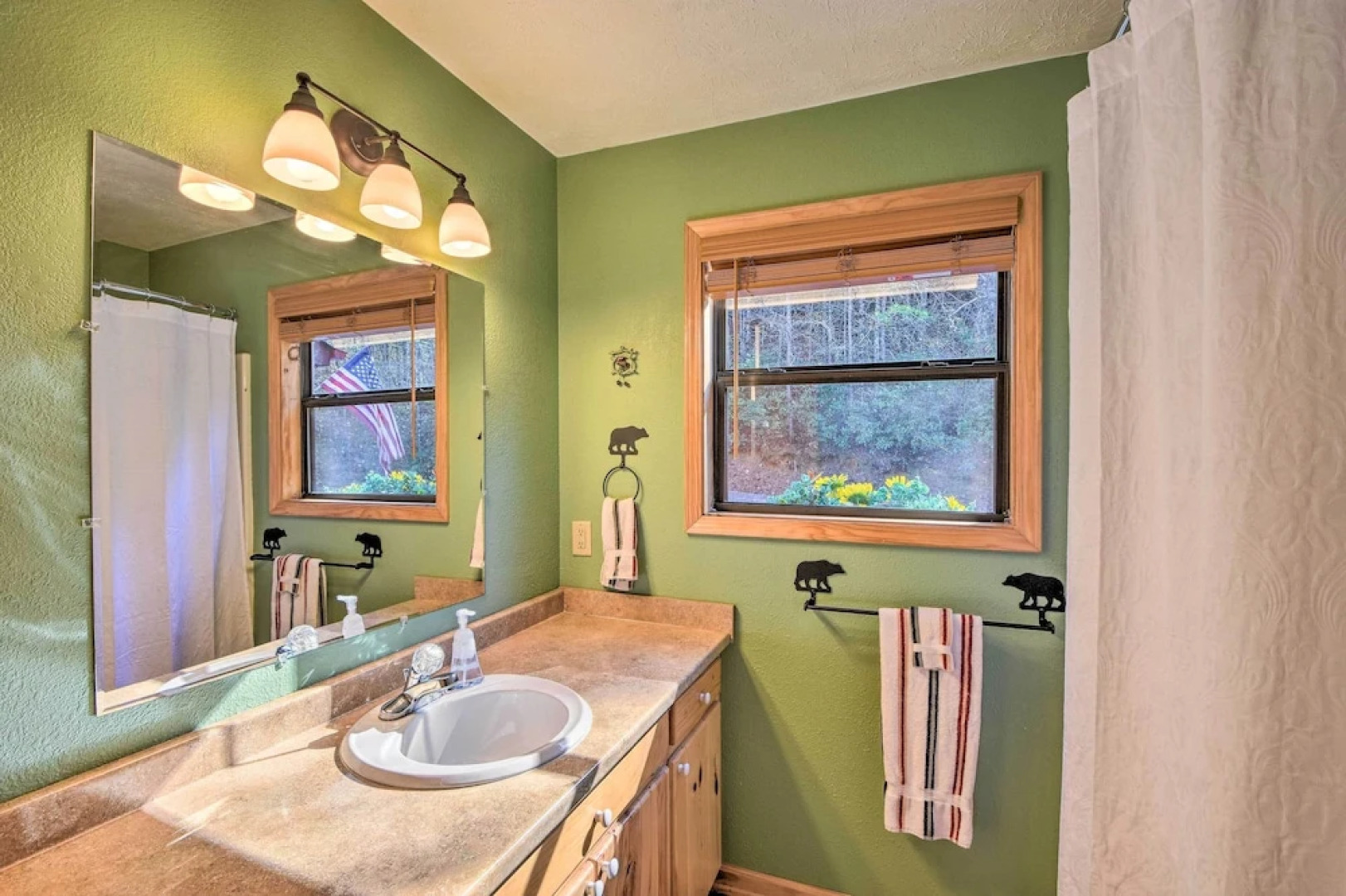 Family-friendly Cabin ~ 1 Mile to Hike & Swim!