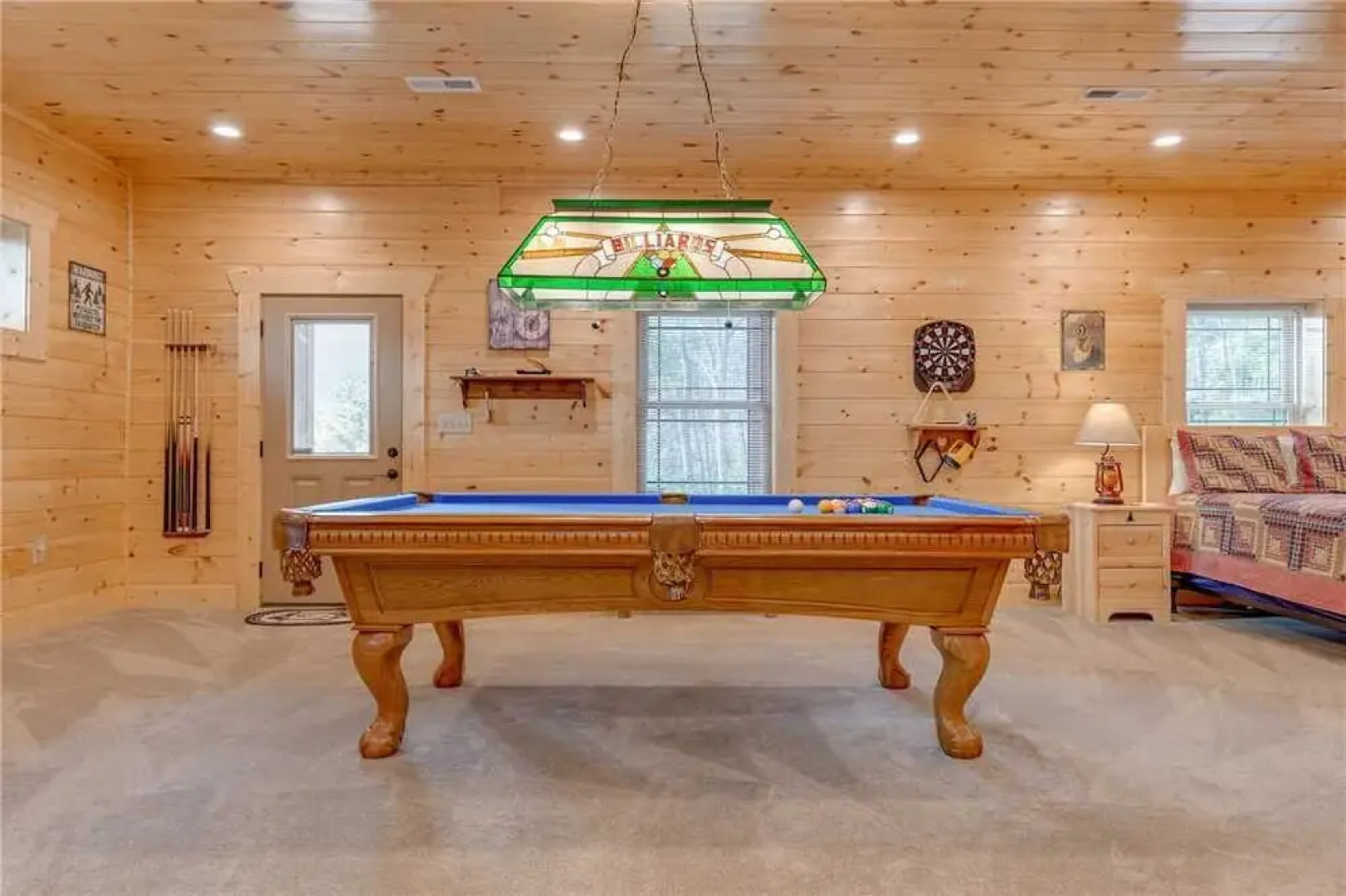 Lone Wolf Lodge - Three Bedroom Cabin