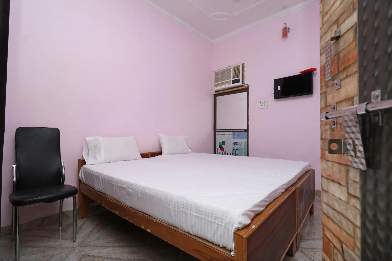 SPOT ON 31021 Hotel Prayag Raj