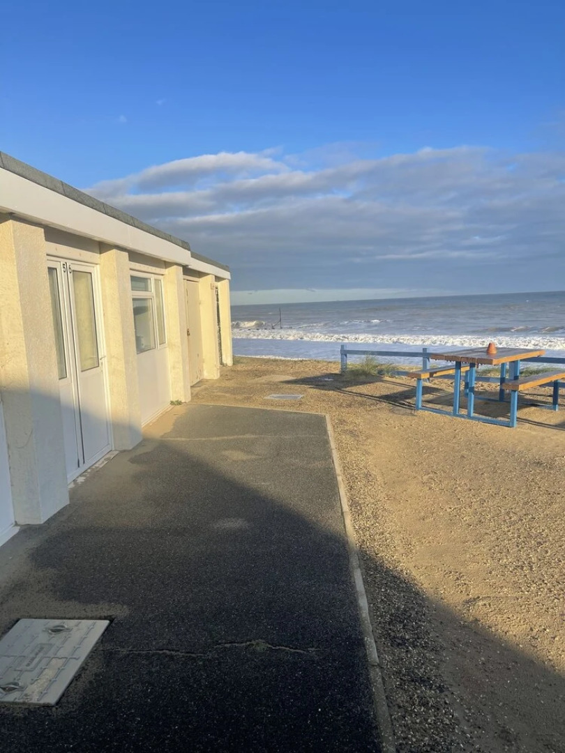 Stunning 8-bed Apartment in Bacton