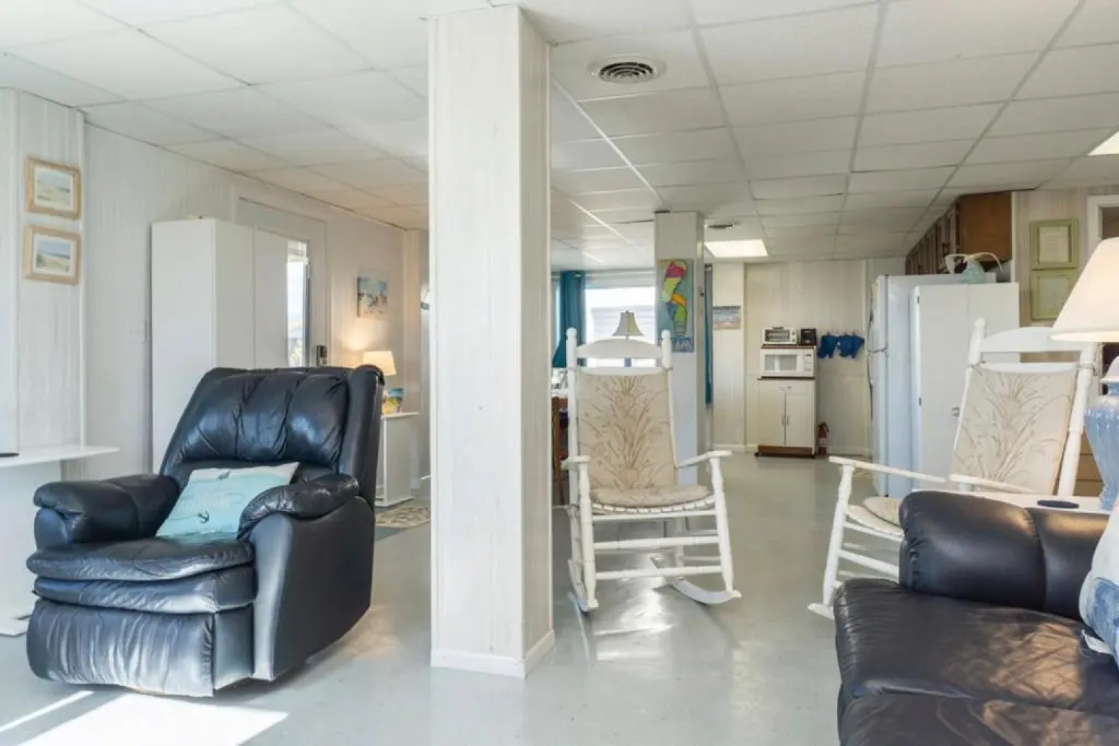 Friendship Lodge by Oak Island Accommodations