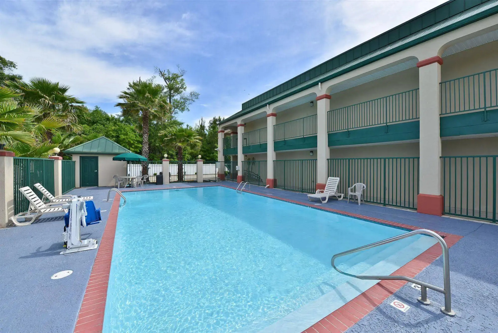 Red Roof Inn PLUS+ Hammond