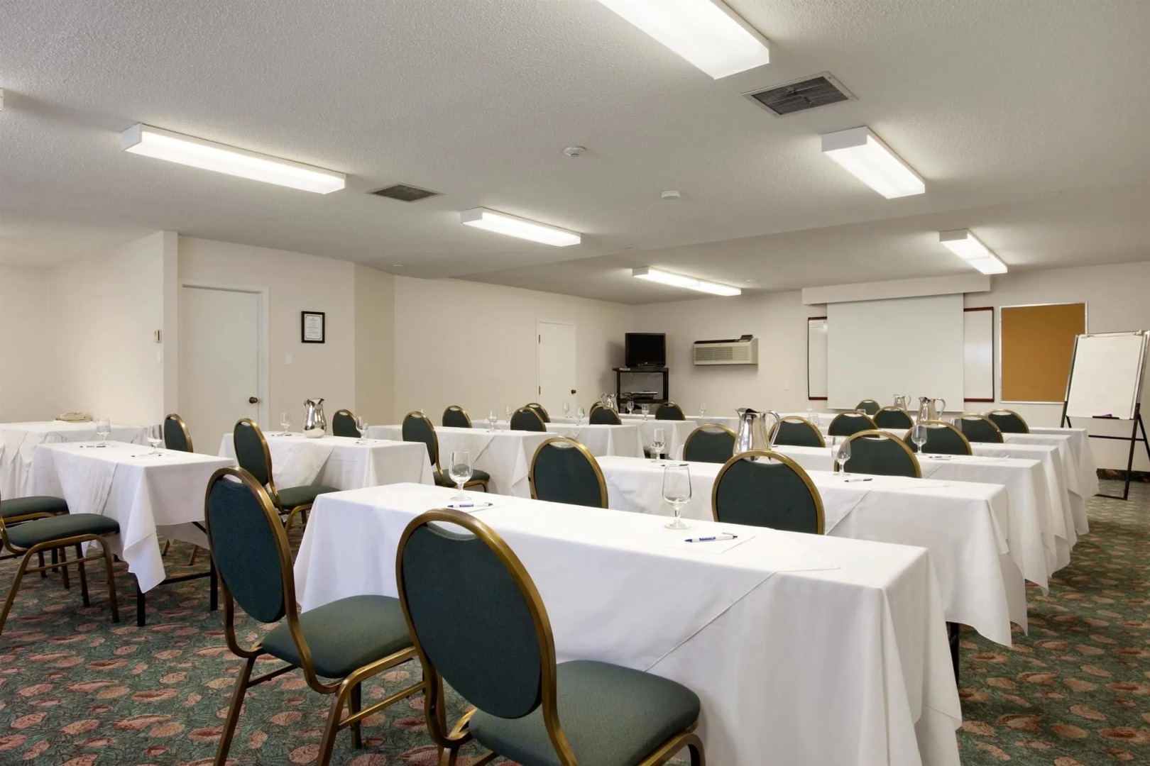 Travelodge Kingston LaSalle Hotel