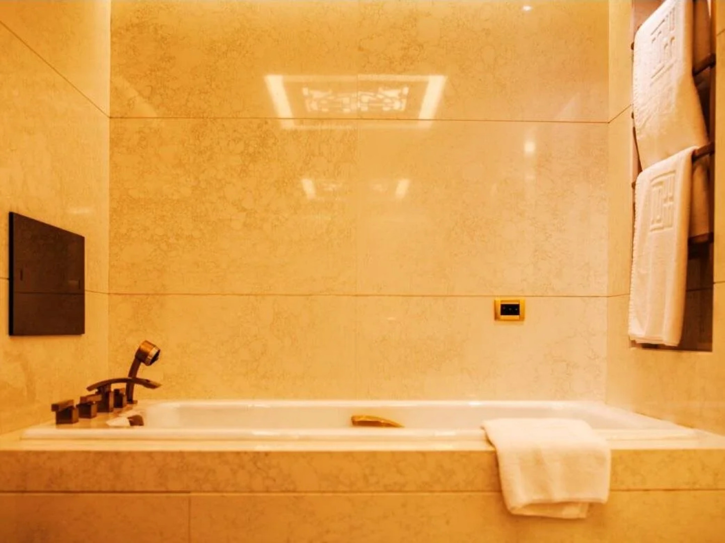 Imperial Palace Hotel