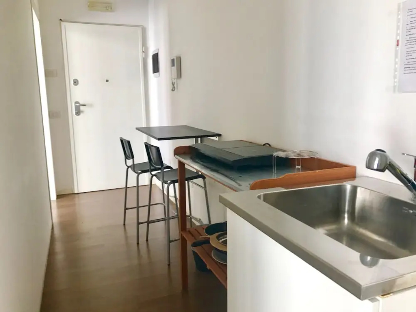 Red Line Room Division