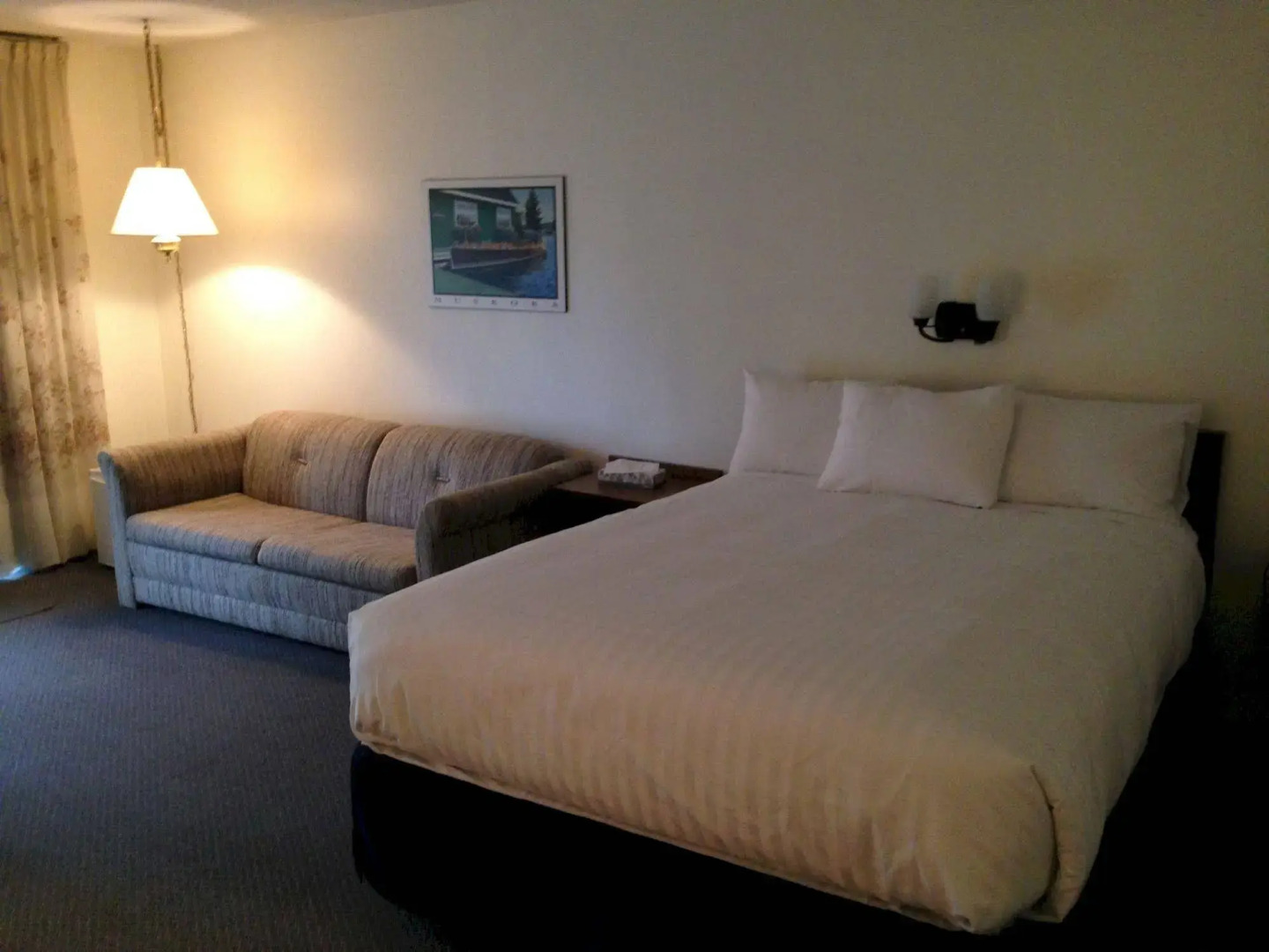 Colonial Bay Motel and Cottages