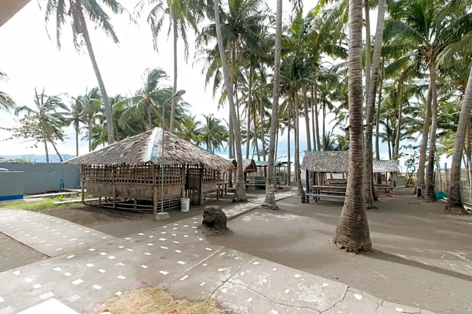 RedDoorz @ Royal Grande Beach Resort Batangas