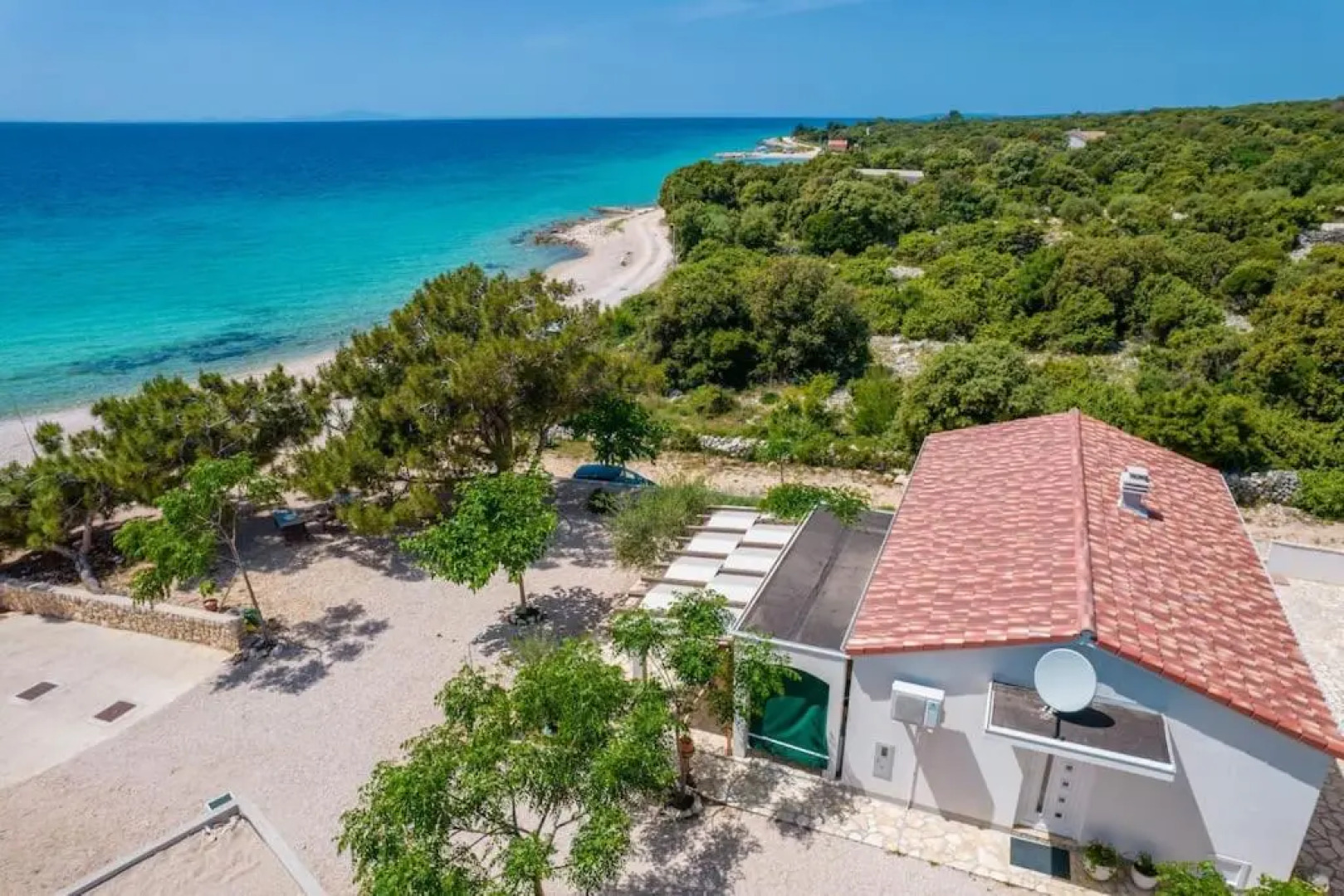 Beautiful house next to the sea