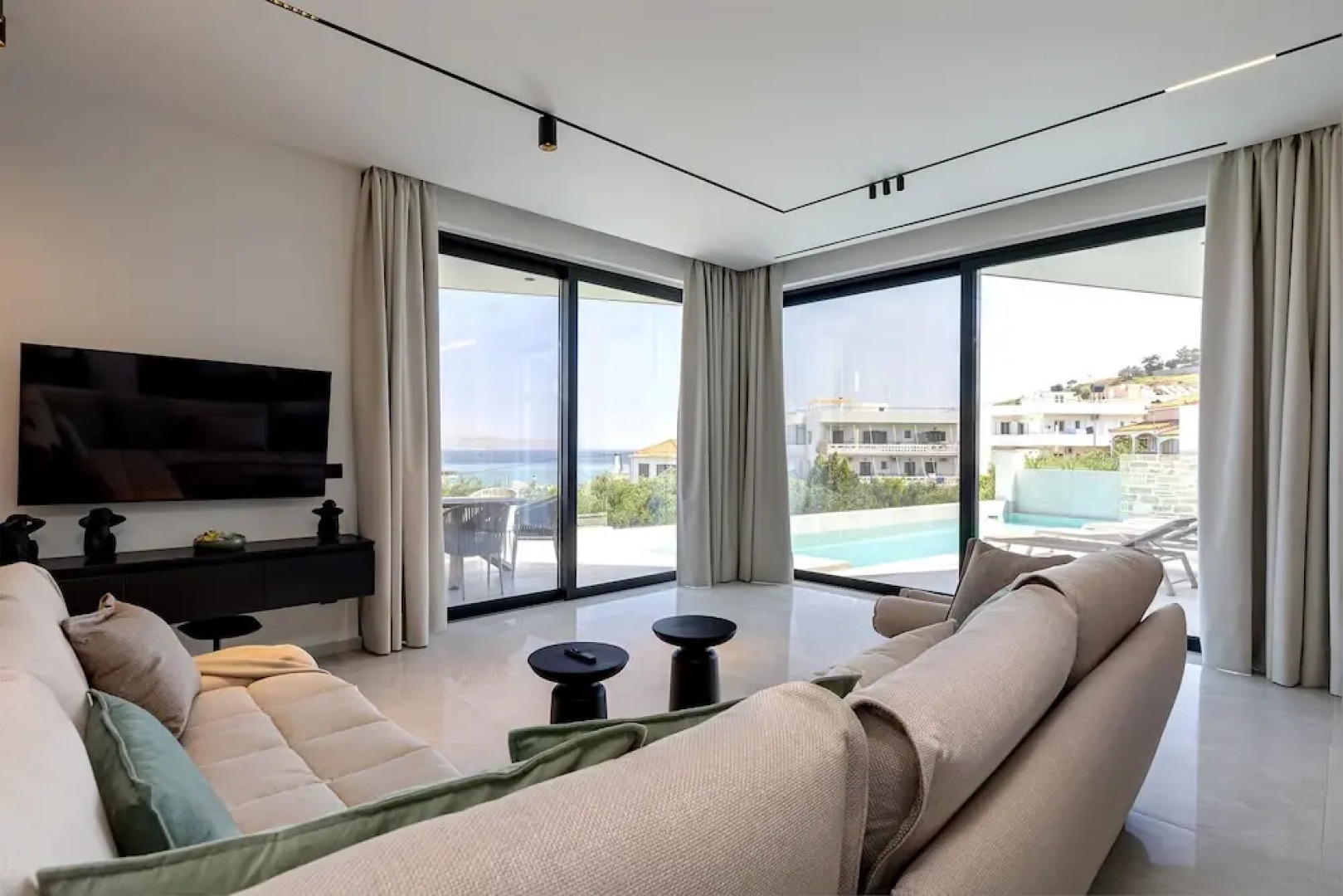 Bella Casa - Newly Built Designer Villa