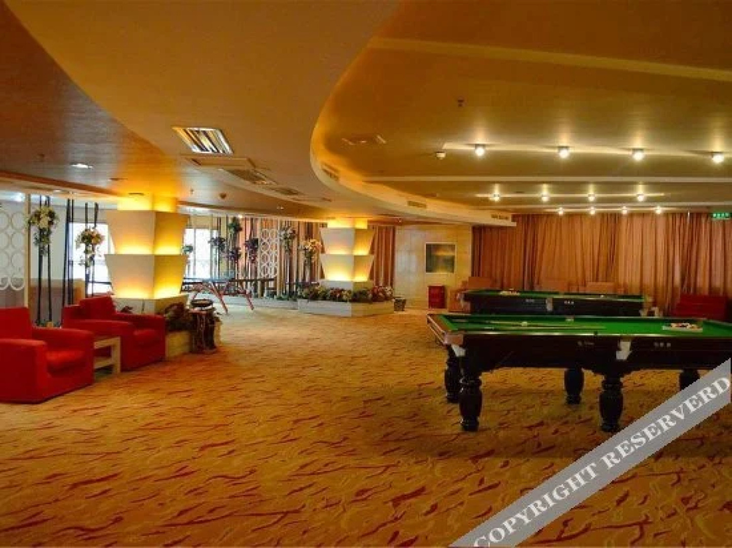 Xiangyang Oriental Hawaii Holiday Hotel