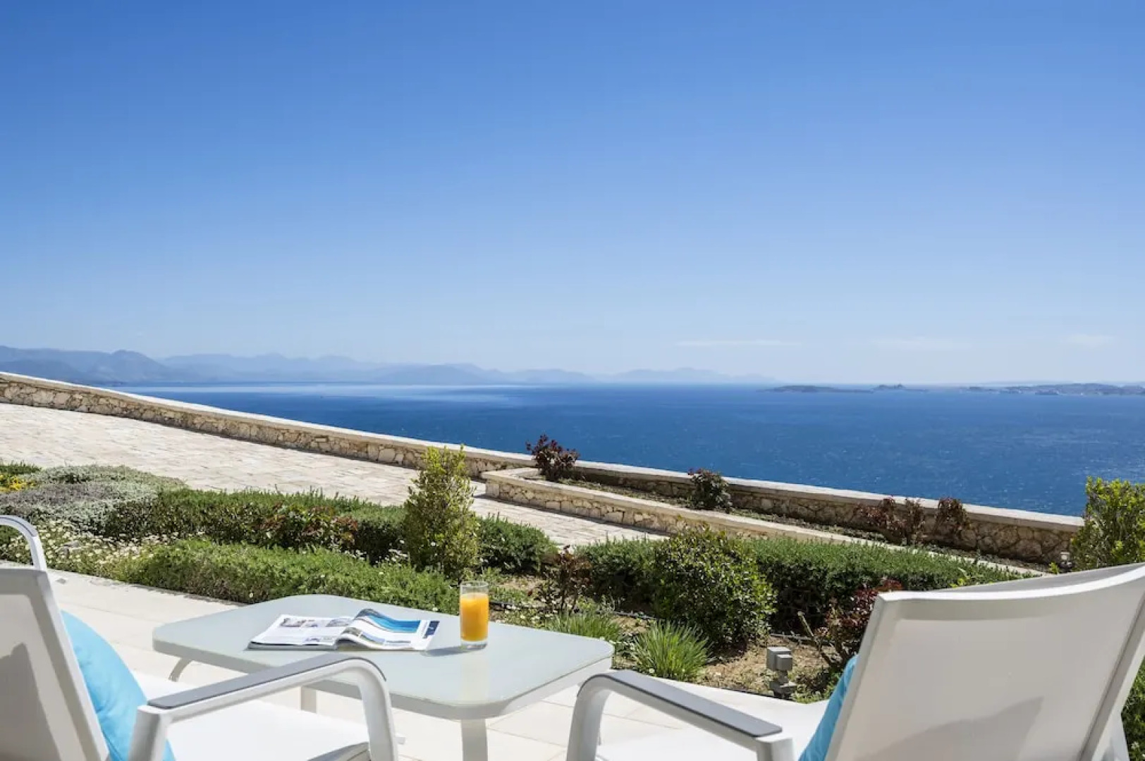 Villa Monte Leone by Konnect with Pool, Hot Tub, Spa Room & Stunning Seaview