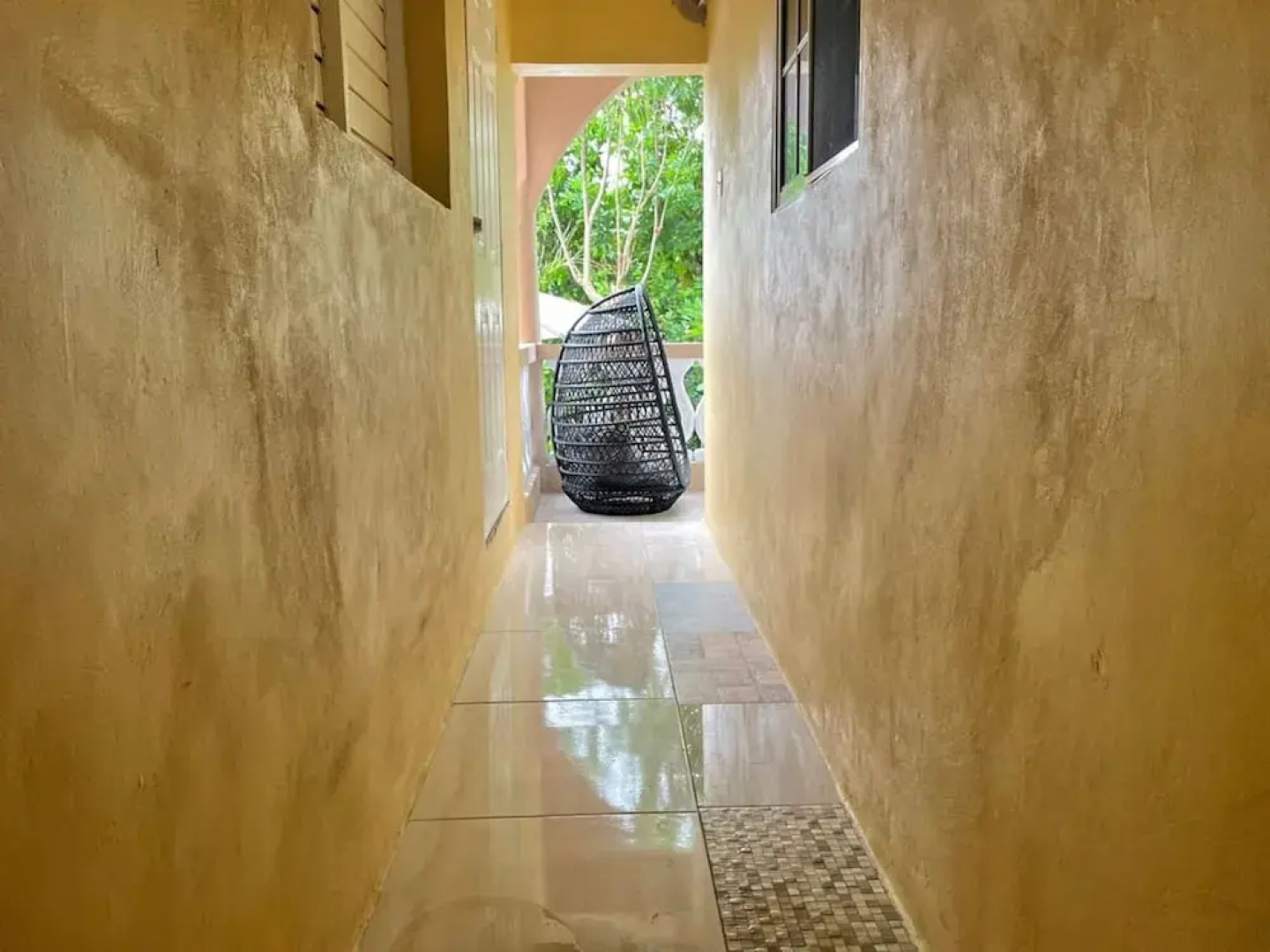 Adorable 1BR Cottage Walk to the Beach Priory