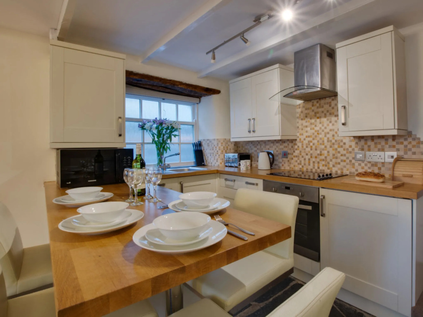 Holiday Home Church Mew