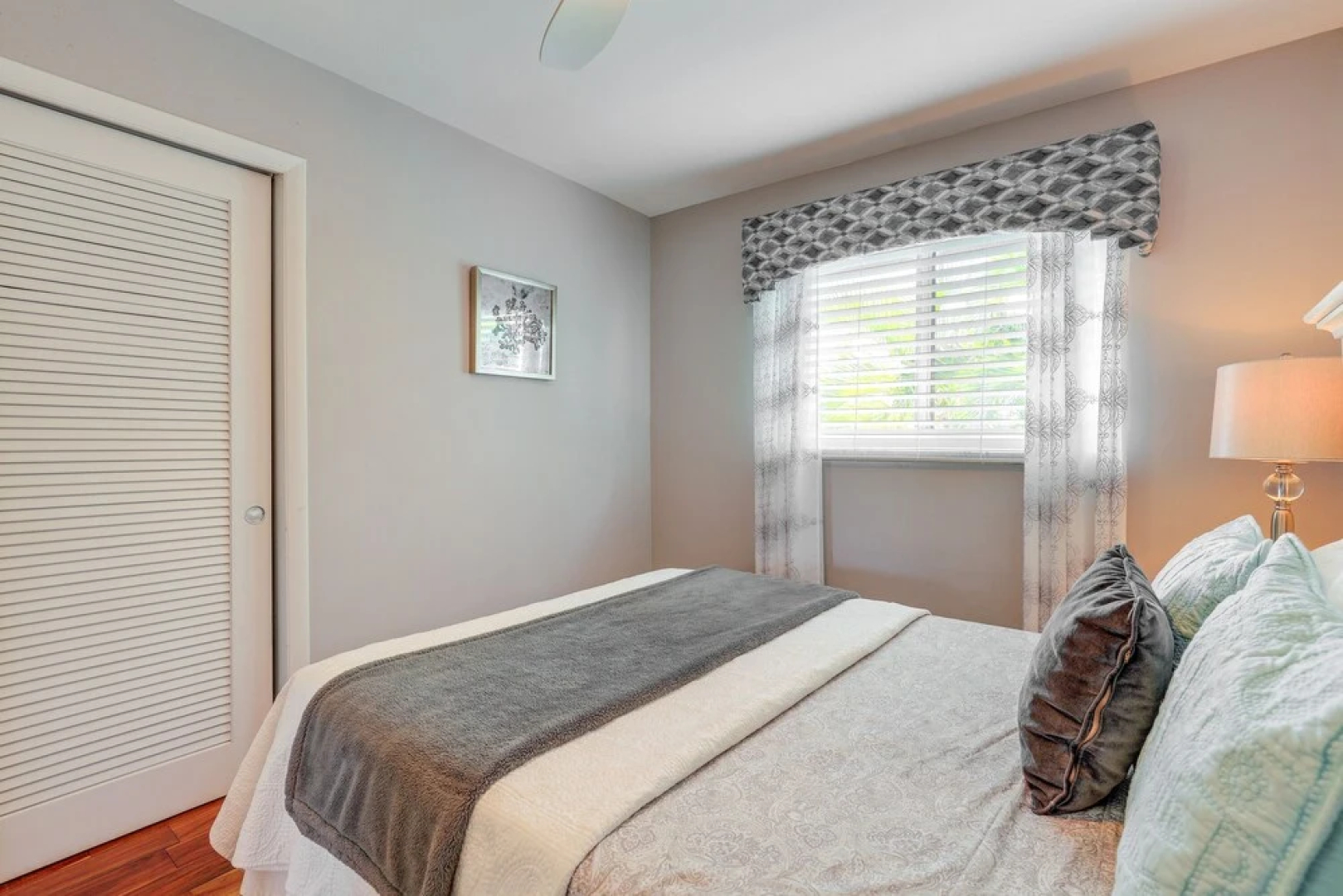Cozy Singer Island Condo: Walk to Beach & Marina!